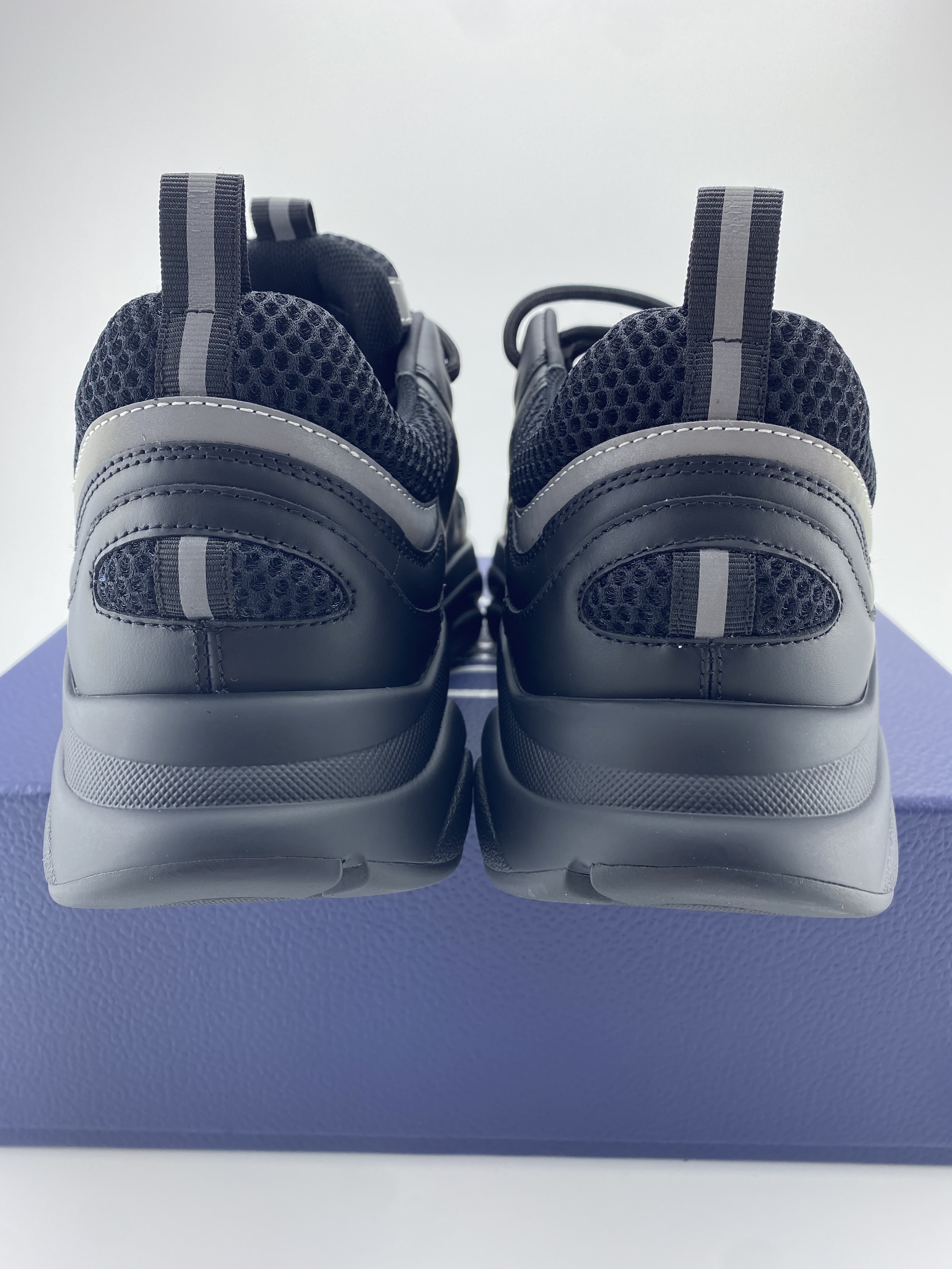 D10r B22 sneaker 2023072111