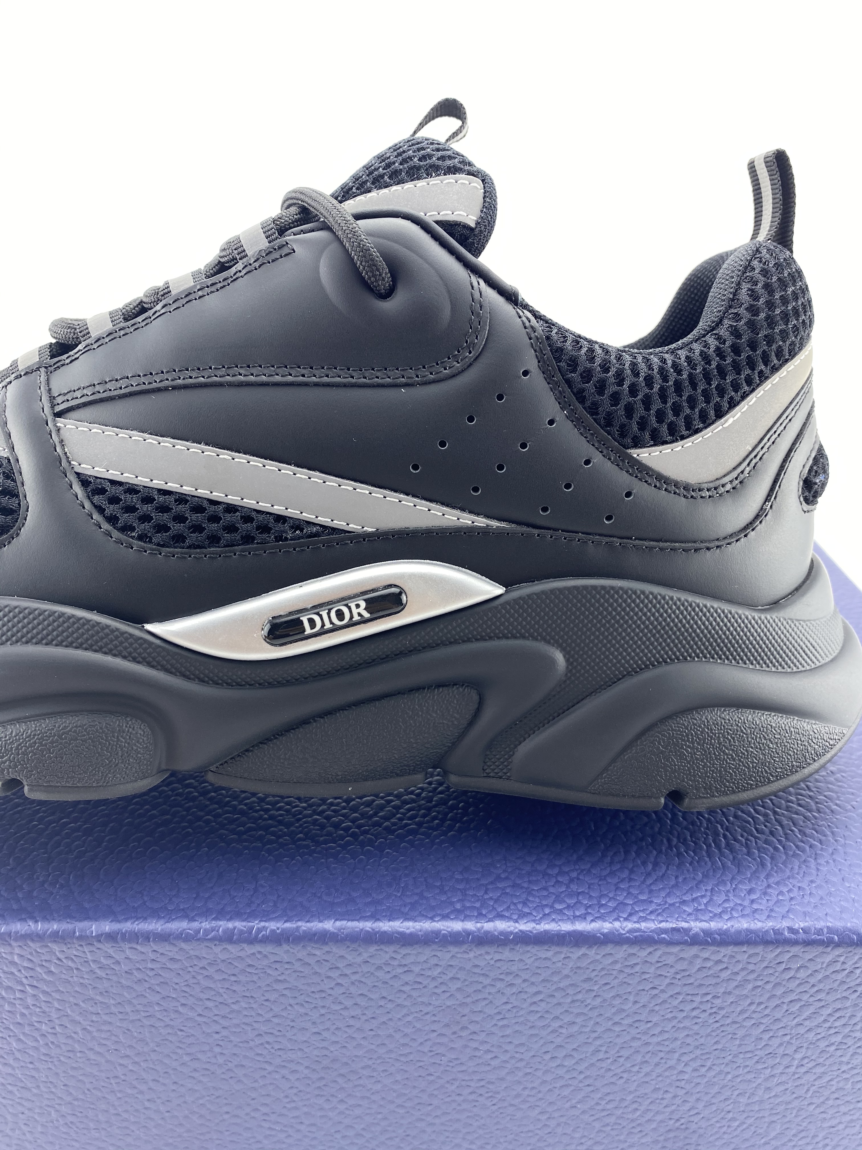 D10r B22 sneaker 2023072111
