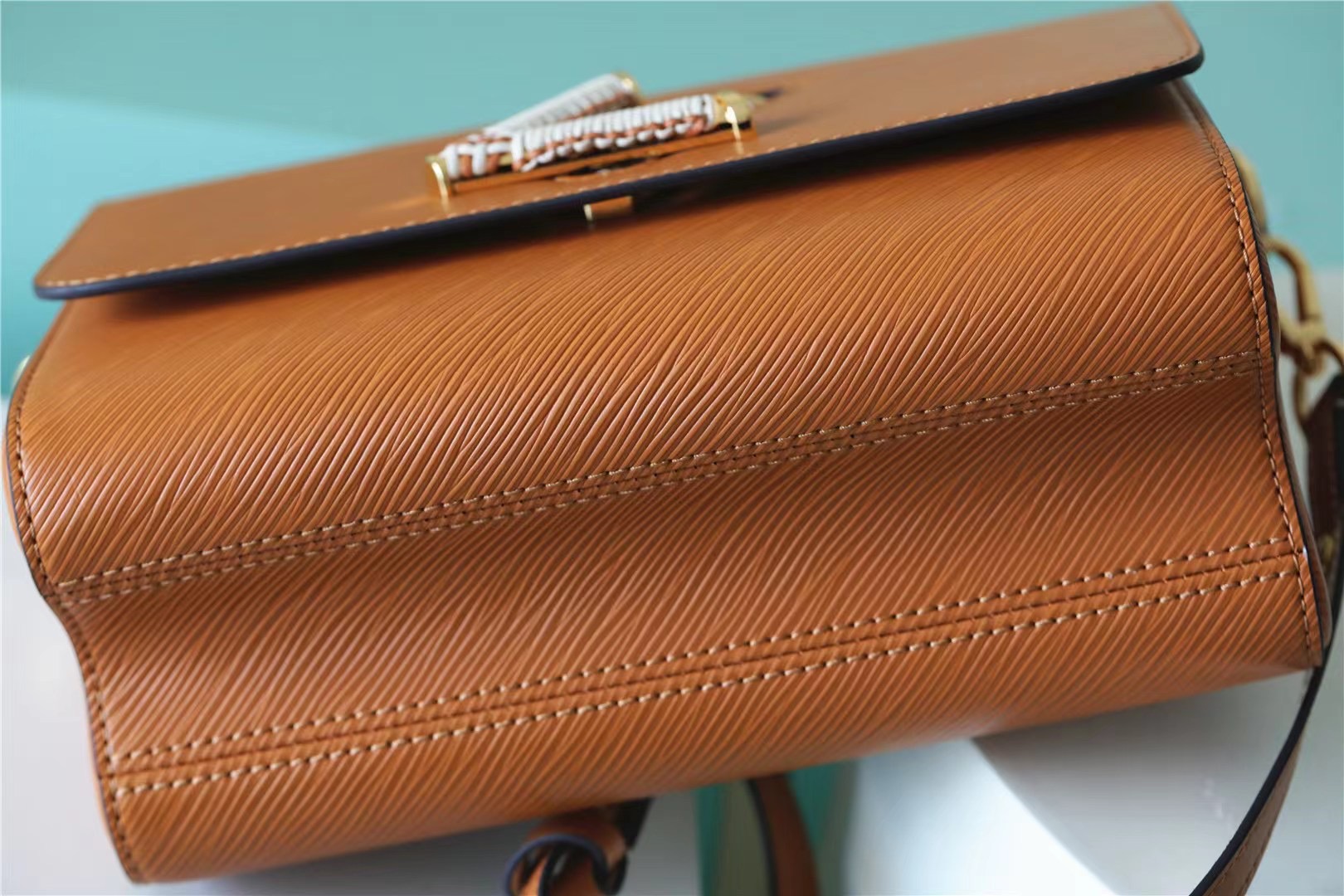 1V bag Twist 23*17*9.5CM 2023072601