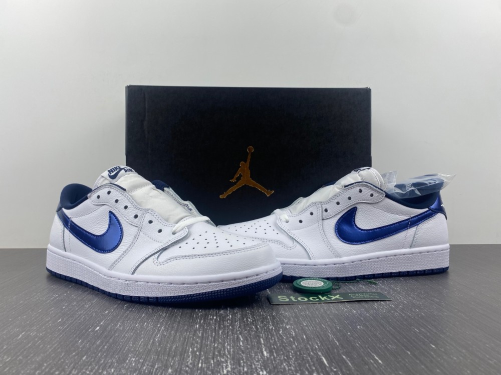 Air Jordan 1 Low Retro OG Midnight Navy 705329-106
