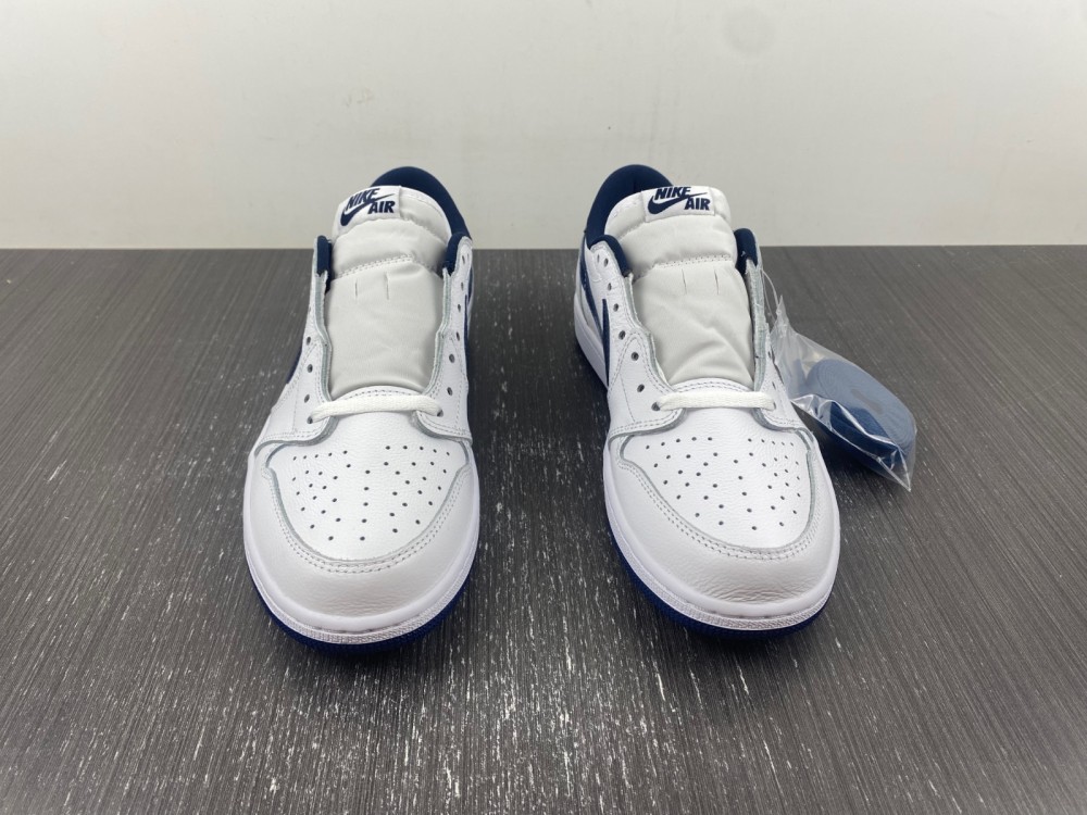 Air Jordan 1 Low Retro OG Midnight Navy 705329-106