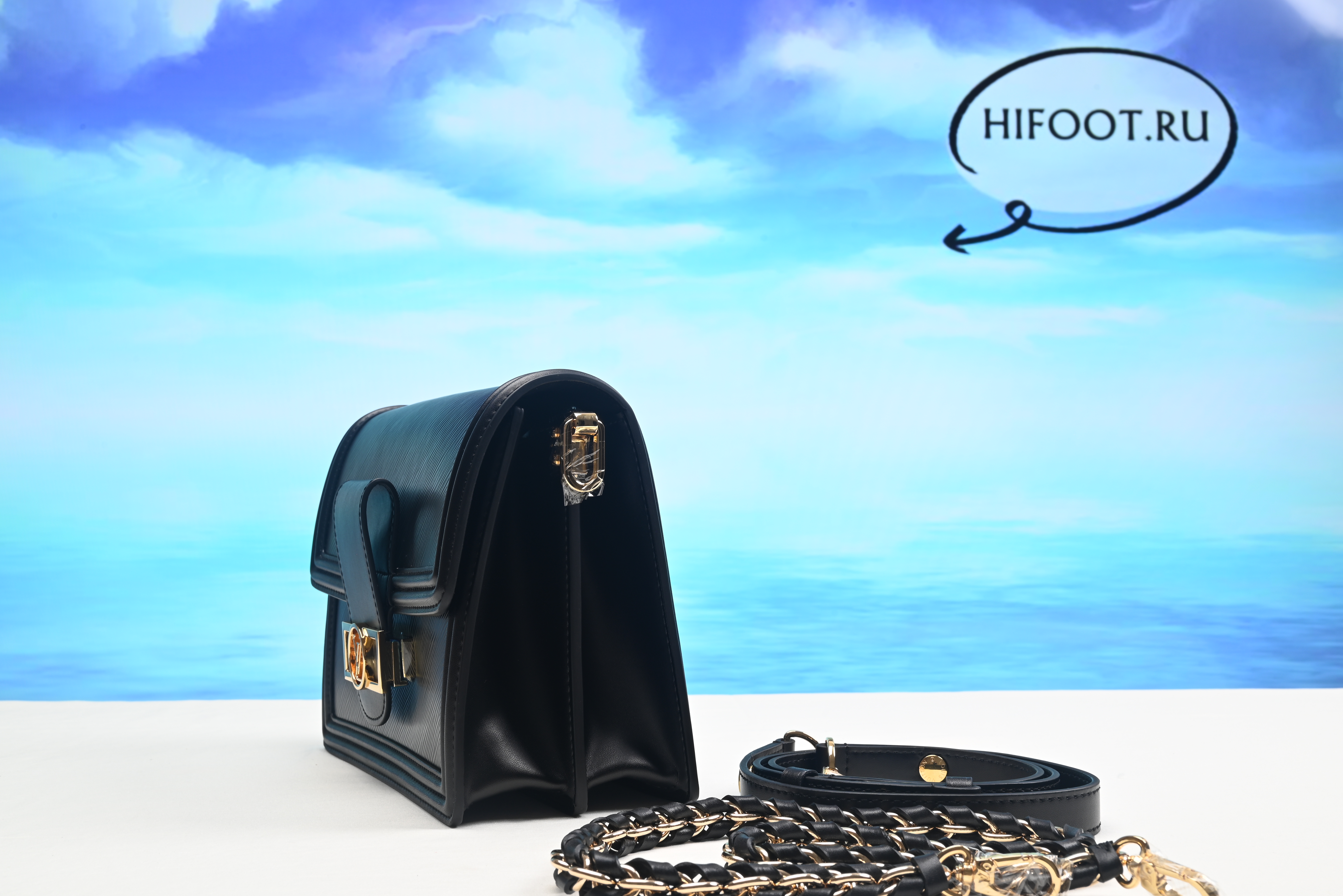 1V Dauphine Shoulder Bag MM Black Epi Leather