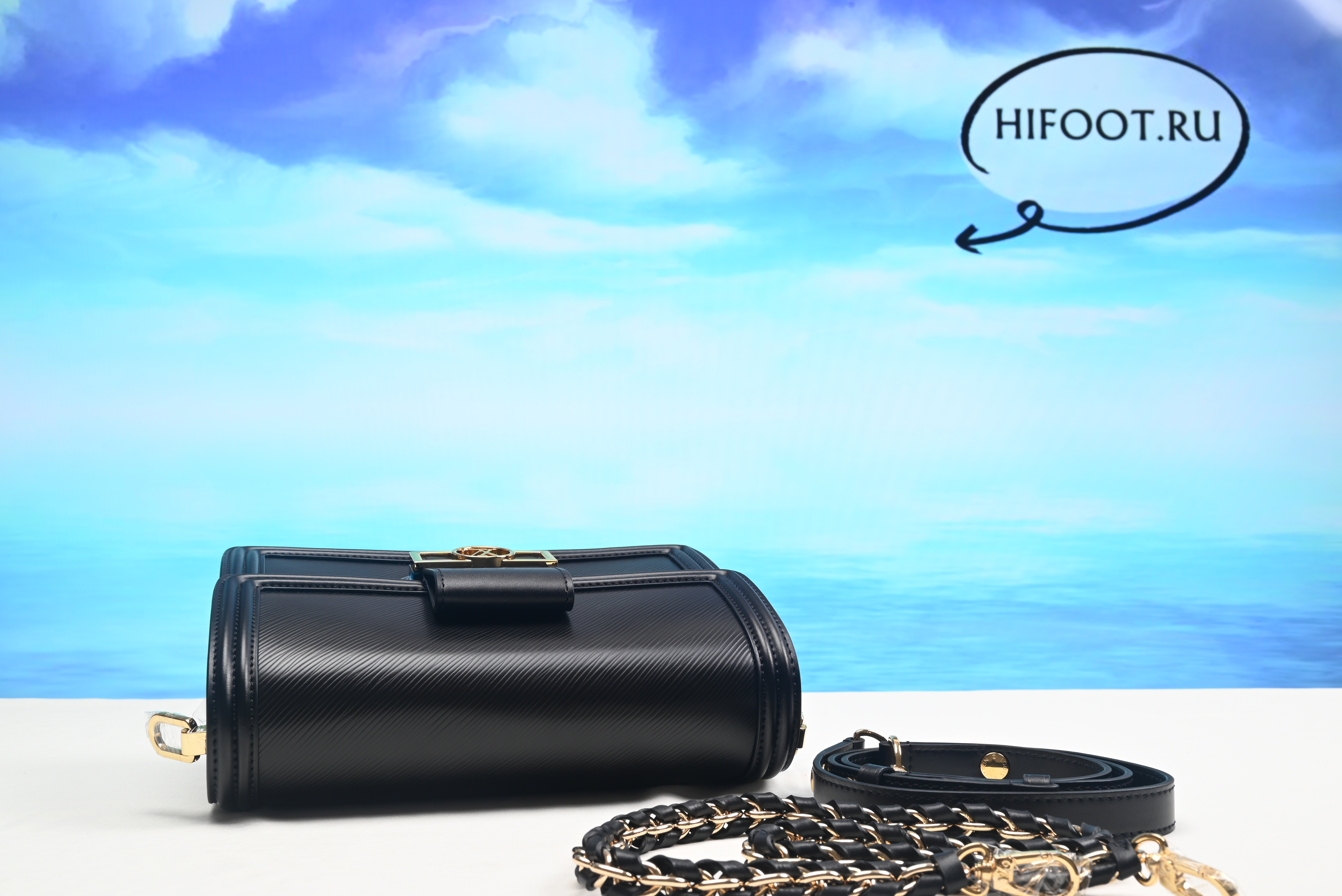 1V Dauphine Shoulder Bag MM Black Epi Leather