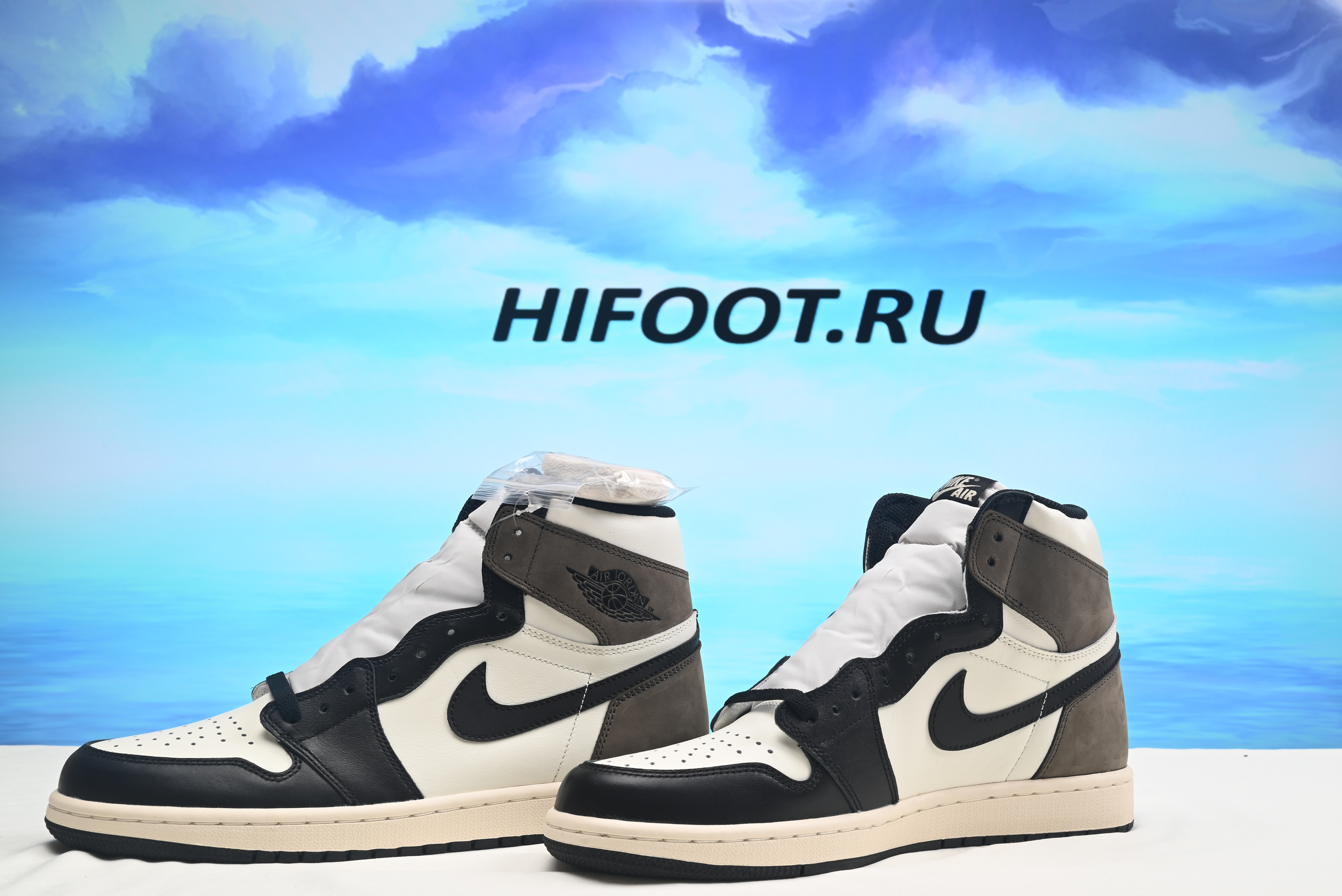 Air Jordan 1 Retro High Dark Mocha 555088-105