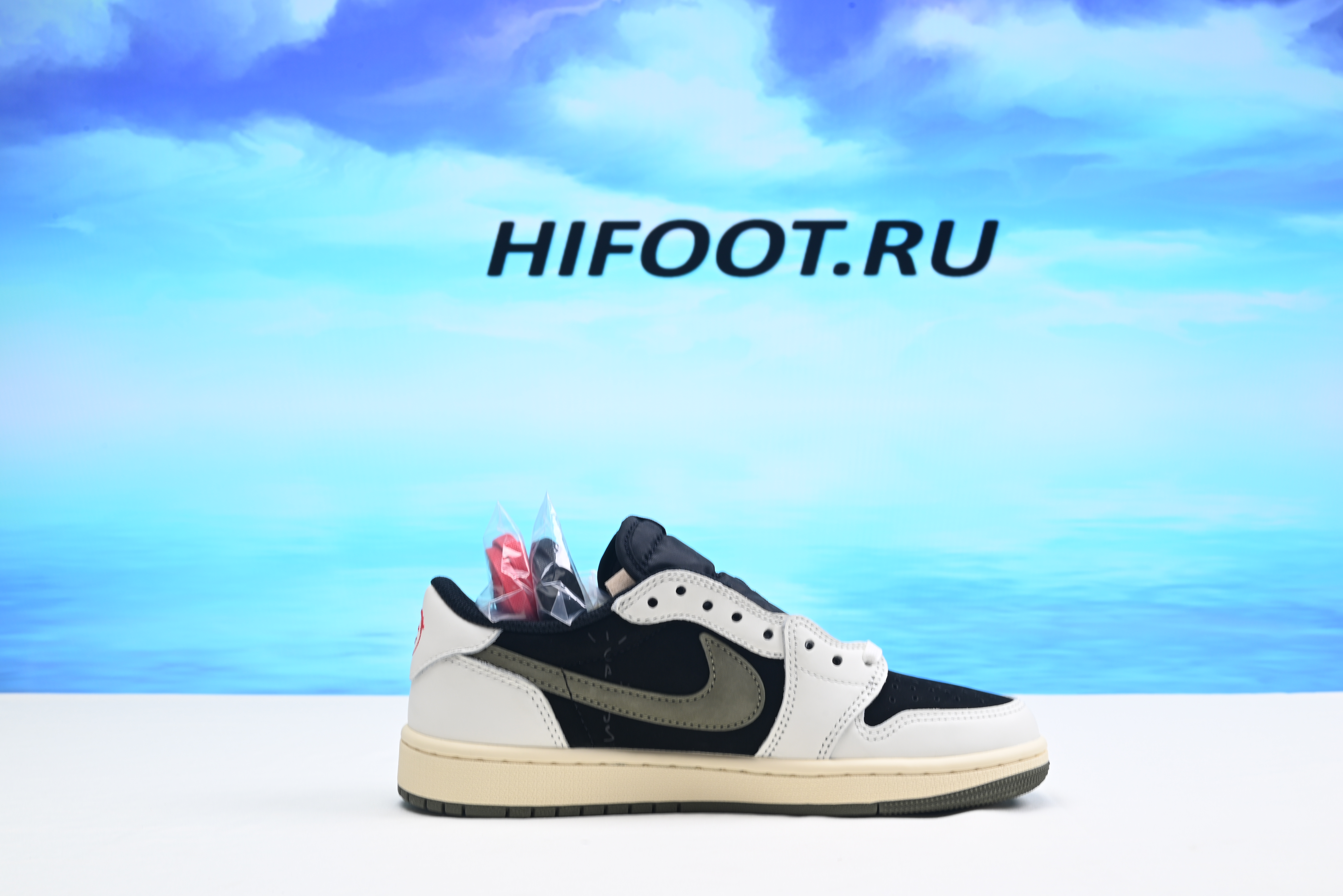 Travis Scott x Wmns Air Jordan 1 Retro Low OG Olive DZ4137-106