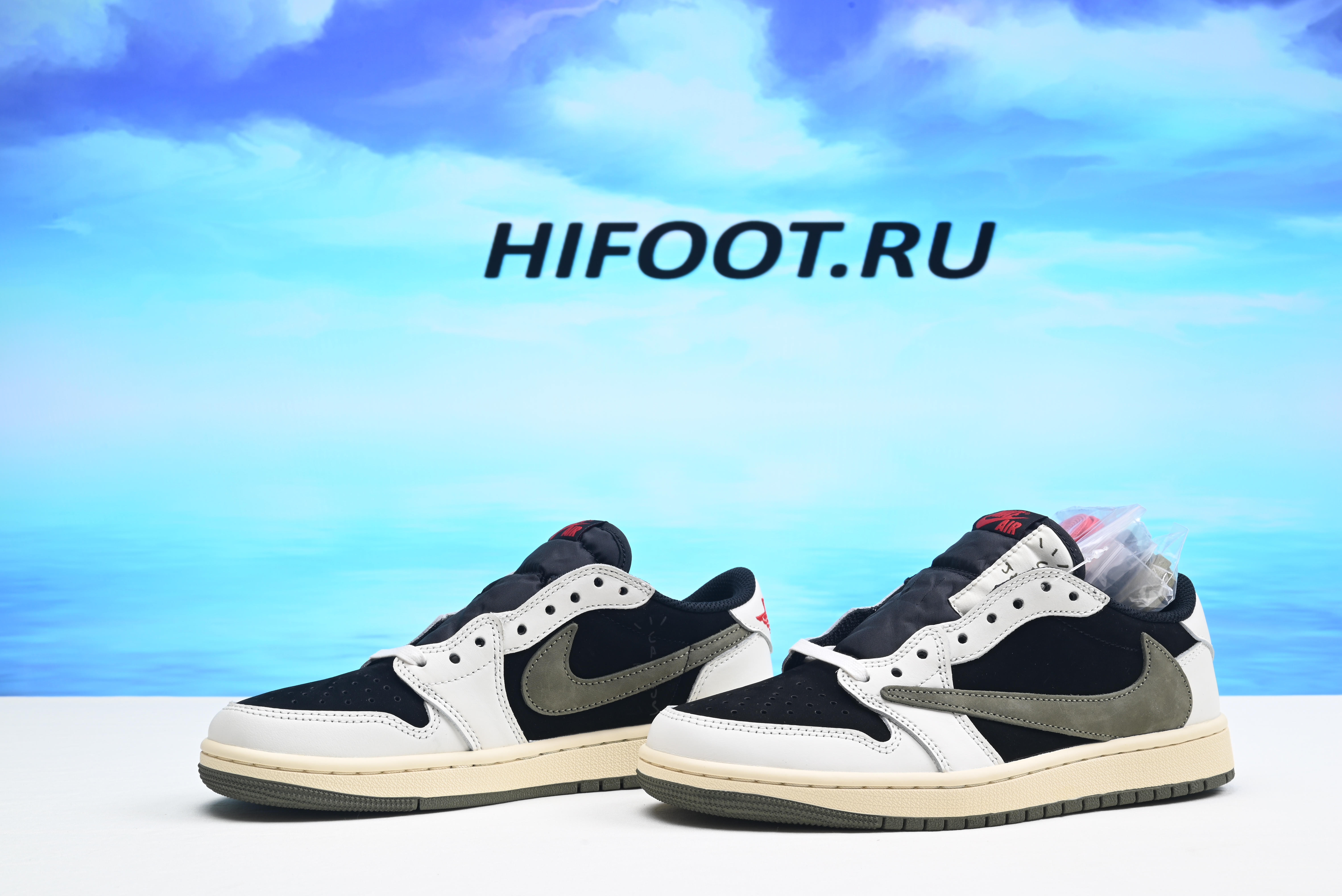 Travis Scott x Wmns Air Jordan 1 Retro Low OG Olive DZ4137-106