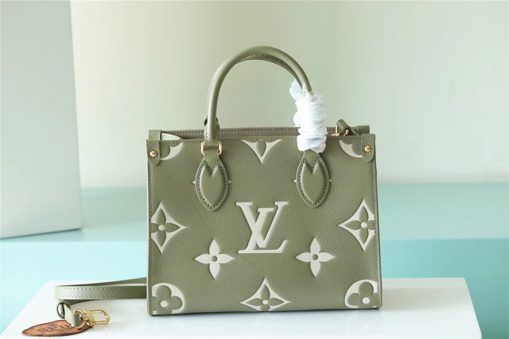 1V onthego PM Bag 25*19*11.5CM 2023082301