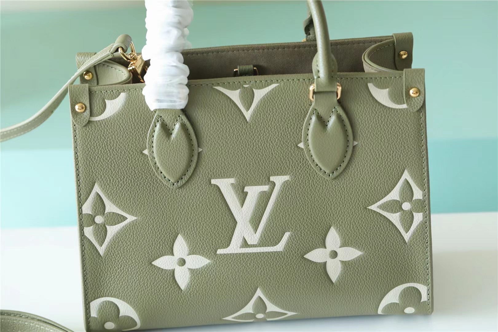 1V onthego PM Bag 25*19*11.5CM 2023082301