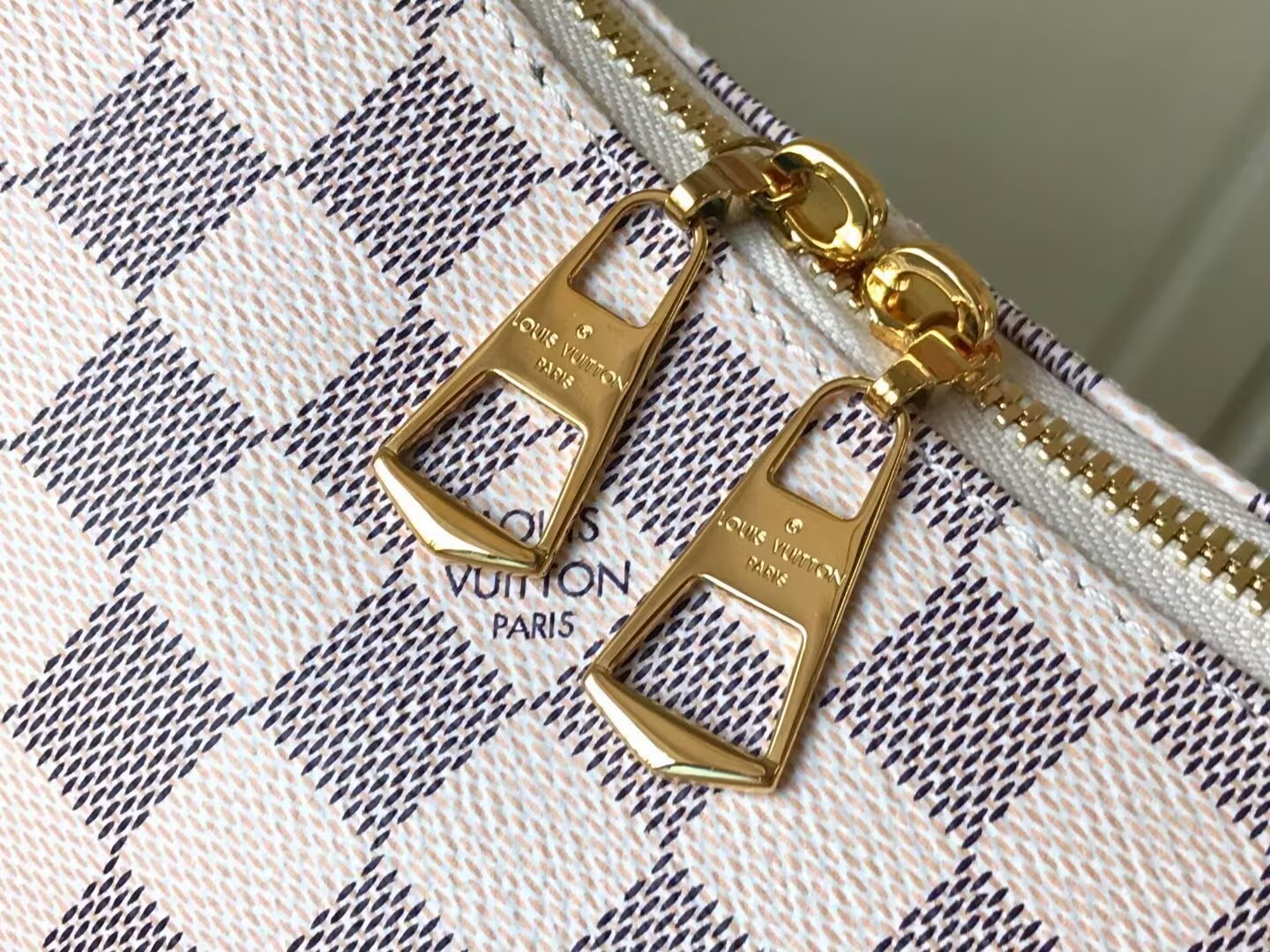 1V Lymington Damier Azur Bag 36CM