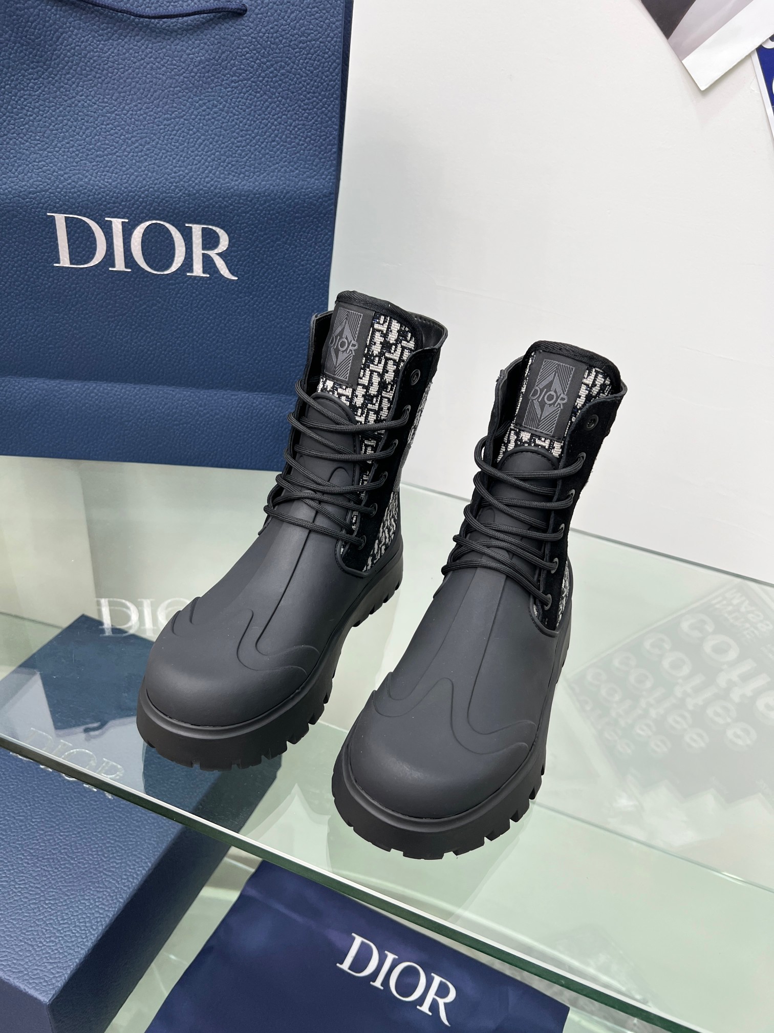 D*or boots 2023082405