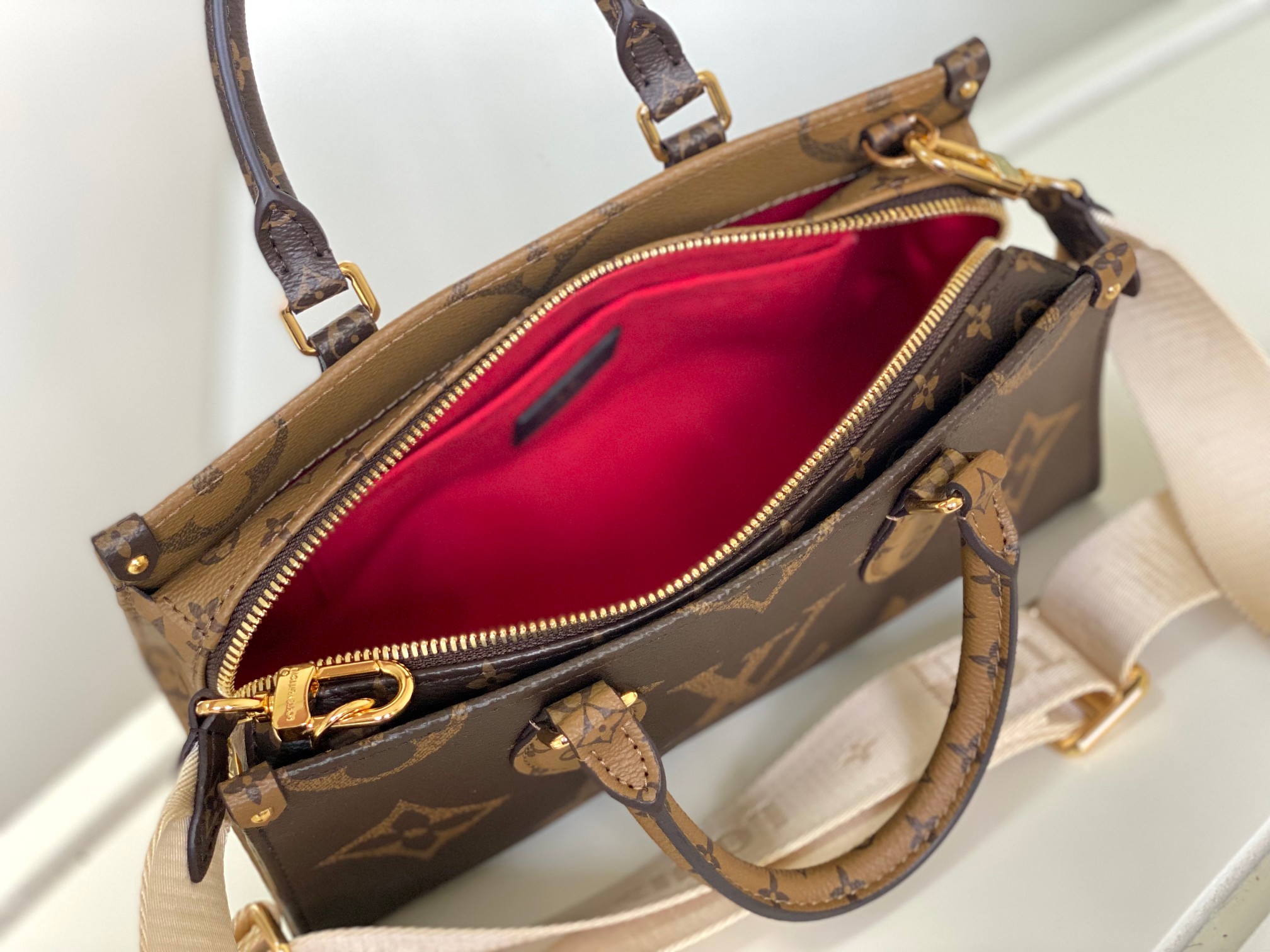 1V Giant Monogram bag 25*13*10CM 202309205