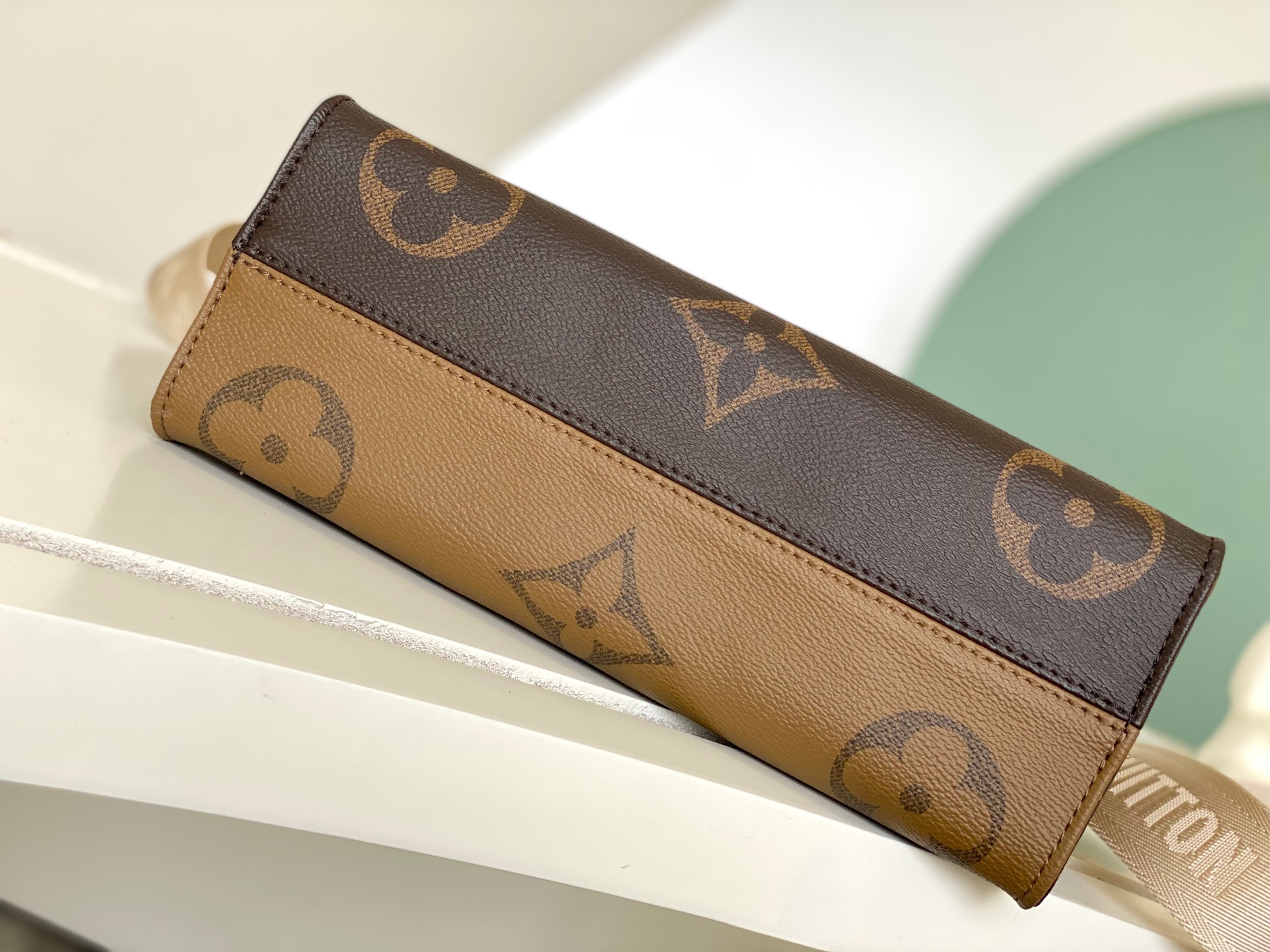 1V Giant Monogram bag 25*13*10CM 202309205