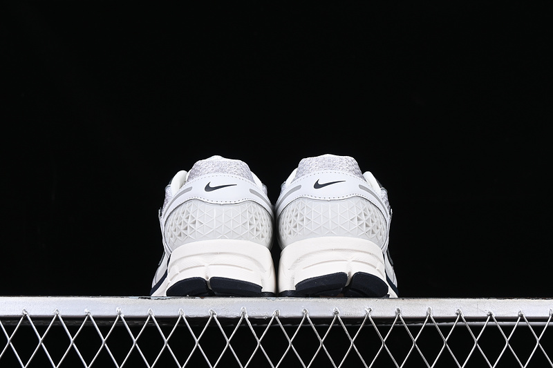 Nike Zoom Vomero 5 Photon Dust Metallic Silver FD0884-025