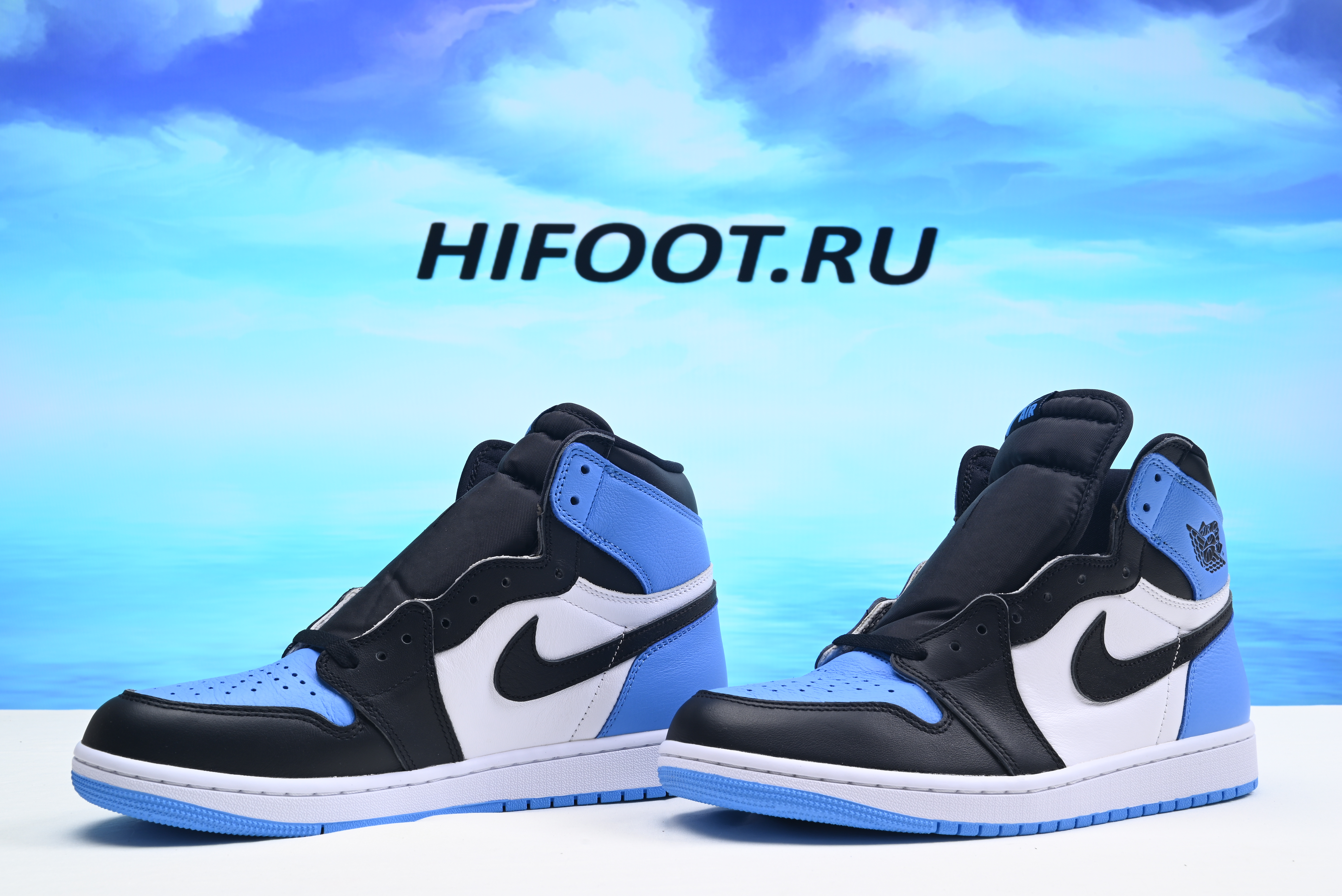 Air Jordan 1 Retro High OG UNC Toe DZ5485-400