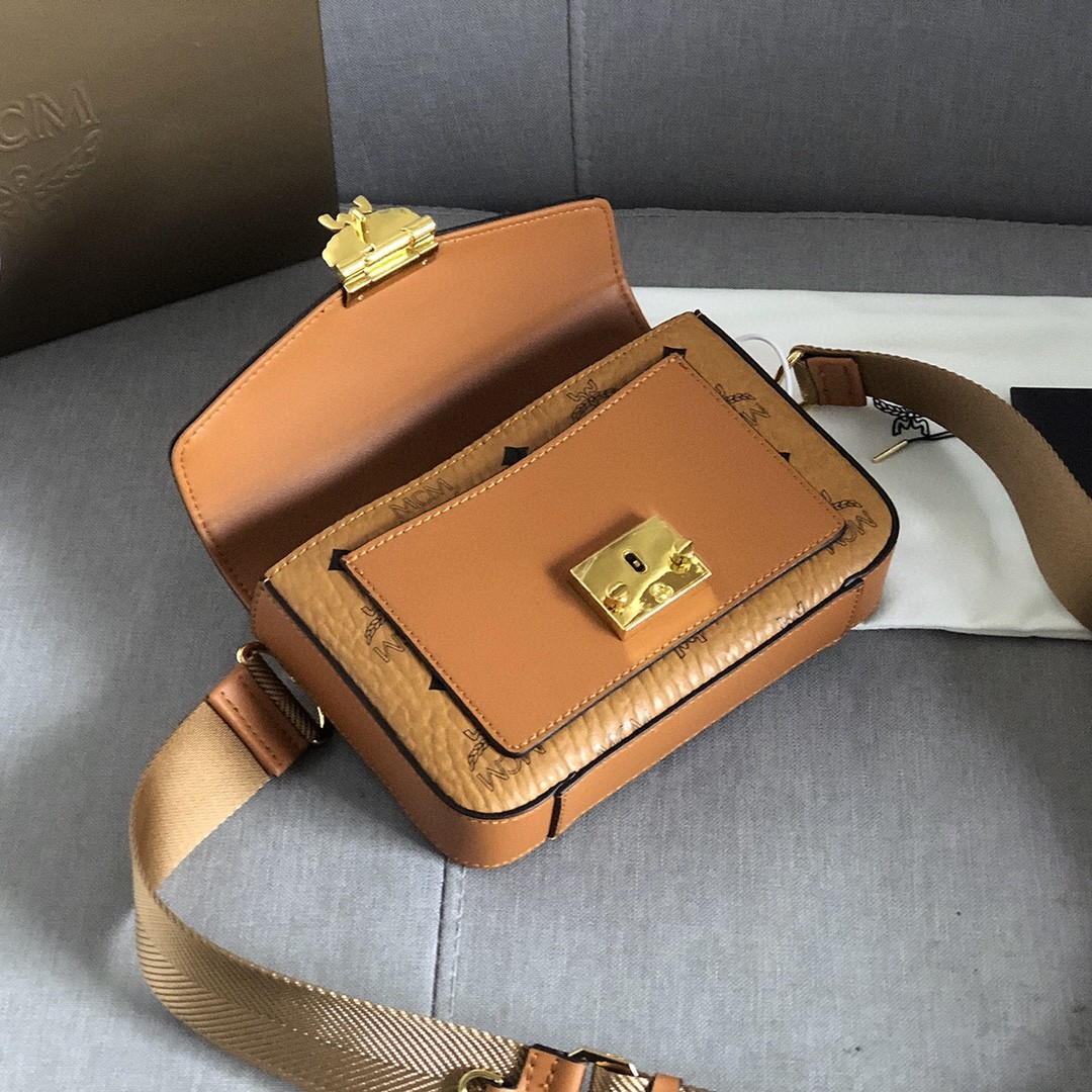 MCM Millie Nappa shoulderbag 20.5*14*4cm