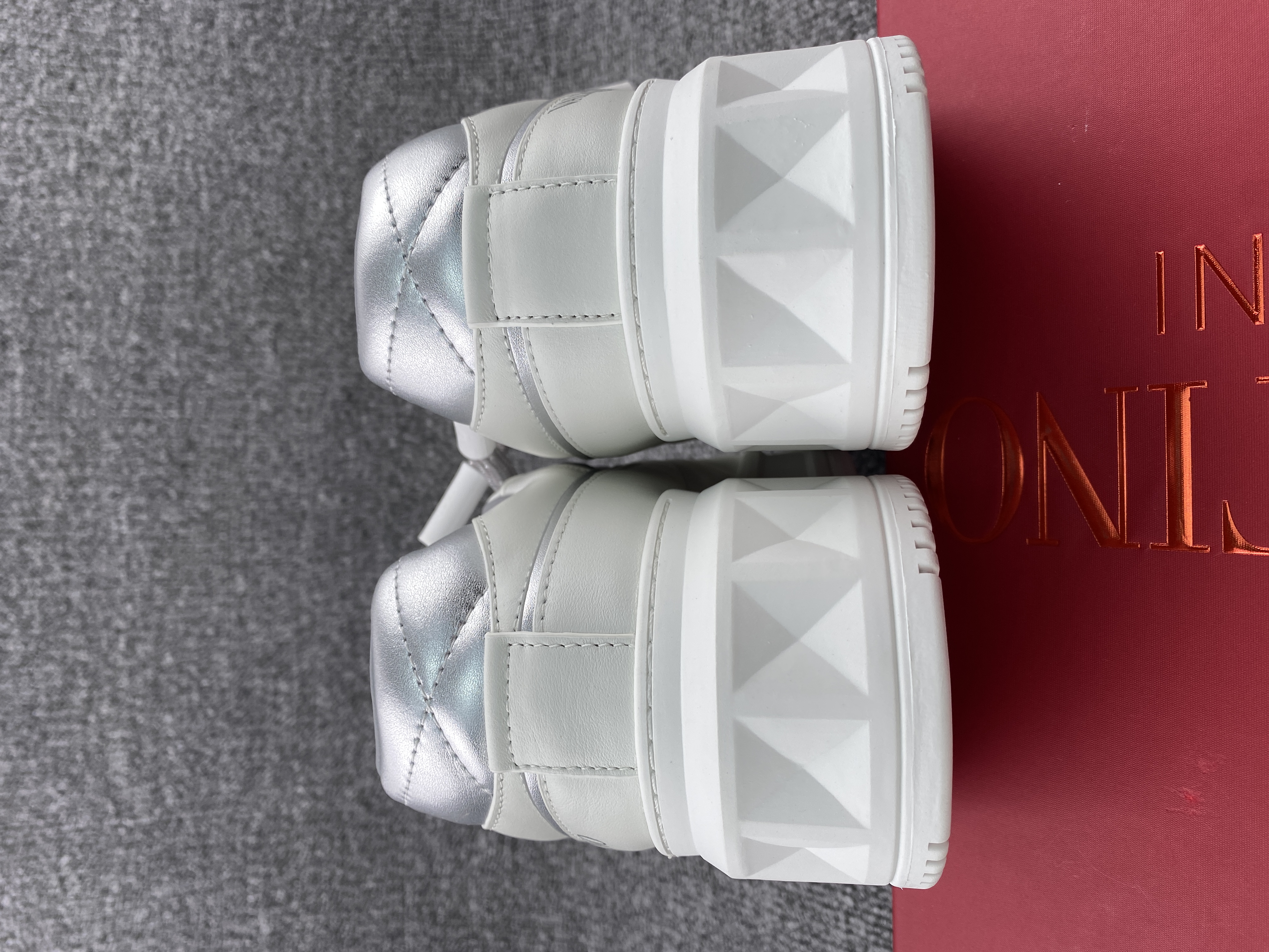 Valentino sneaker 2023090602
