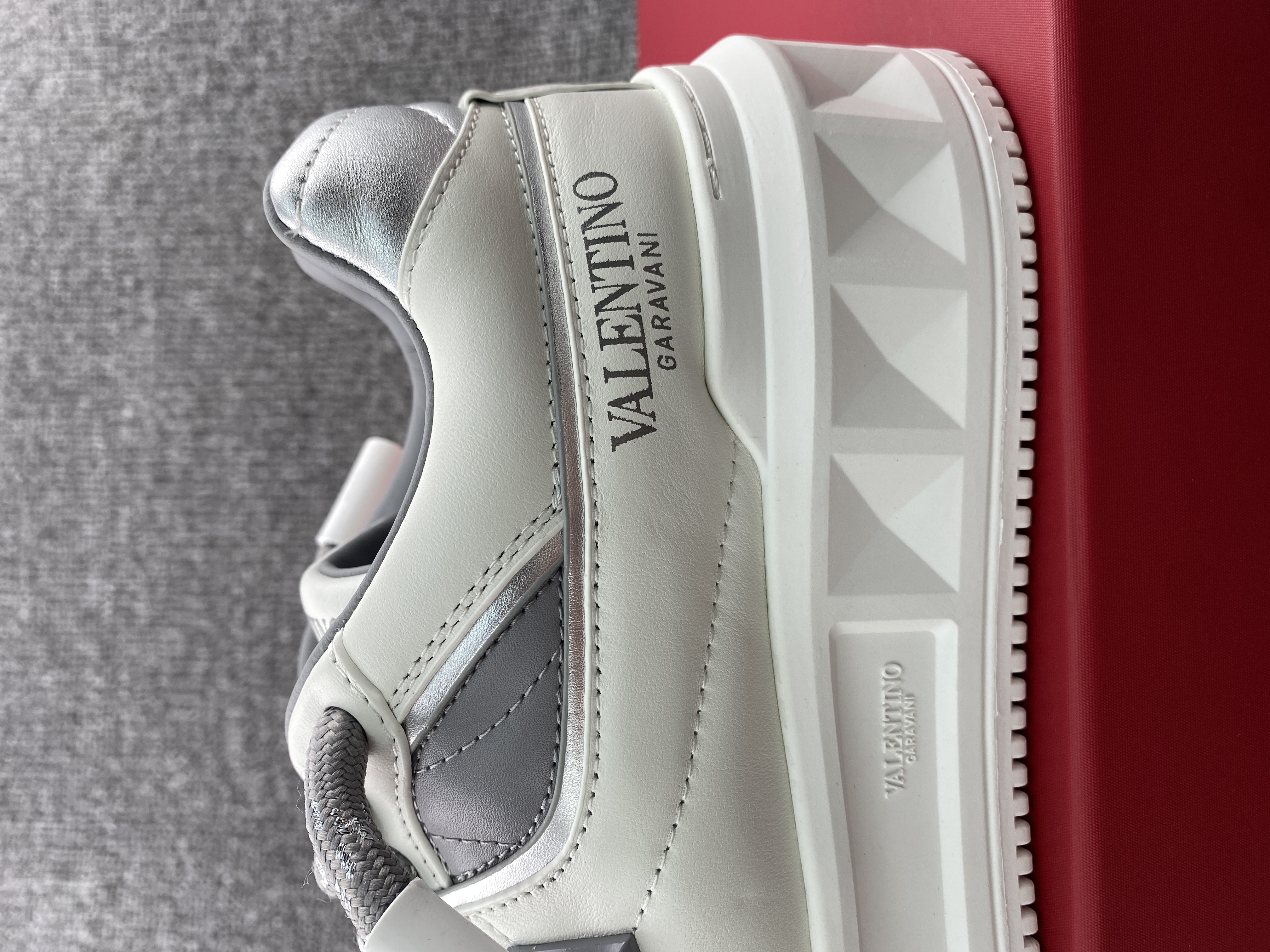 Valentino sneaker 2023090602
