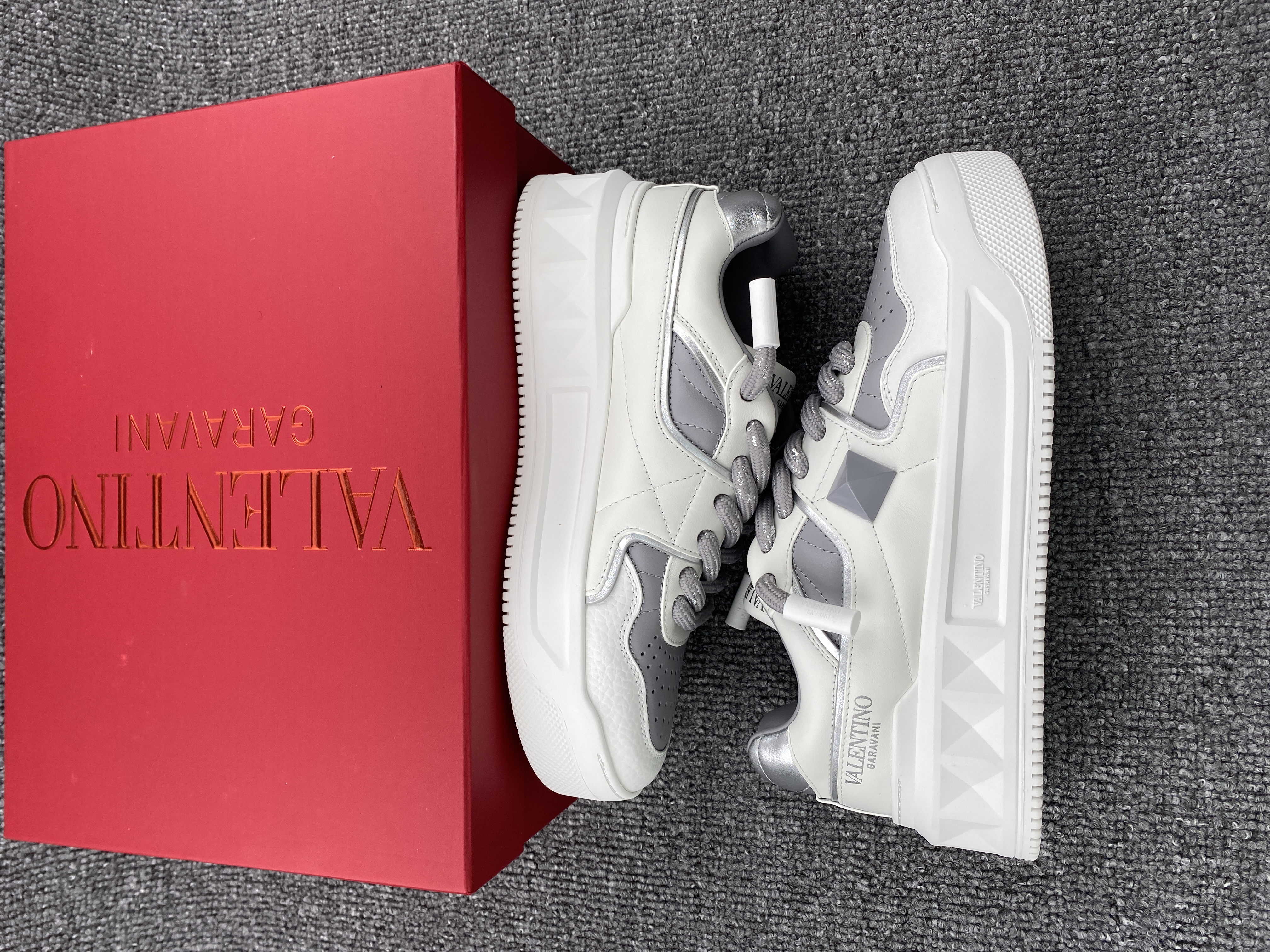 Valentino sneaker 2023090602