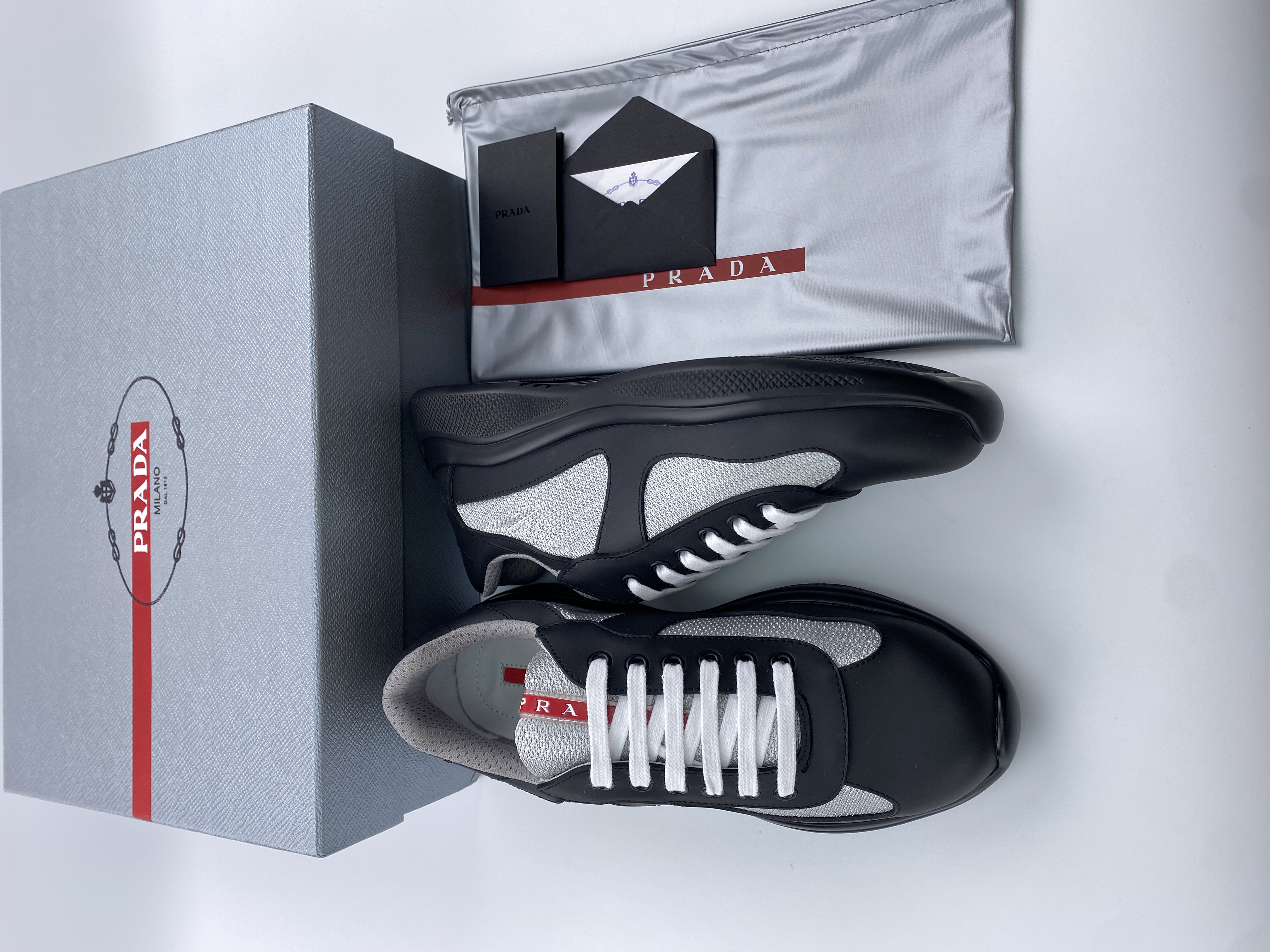 Pra0a sneaker 2023090603