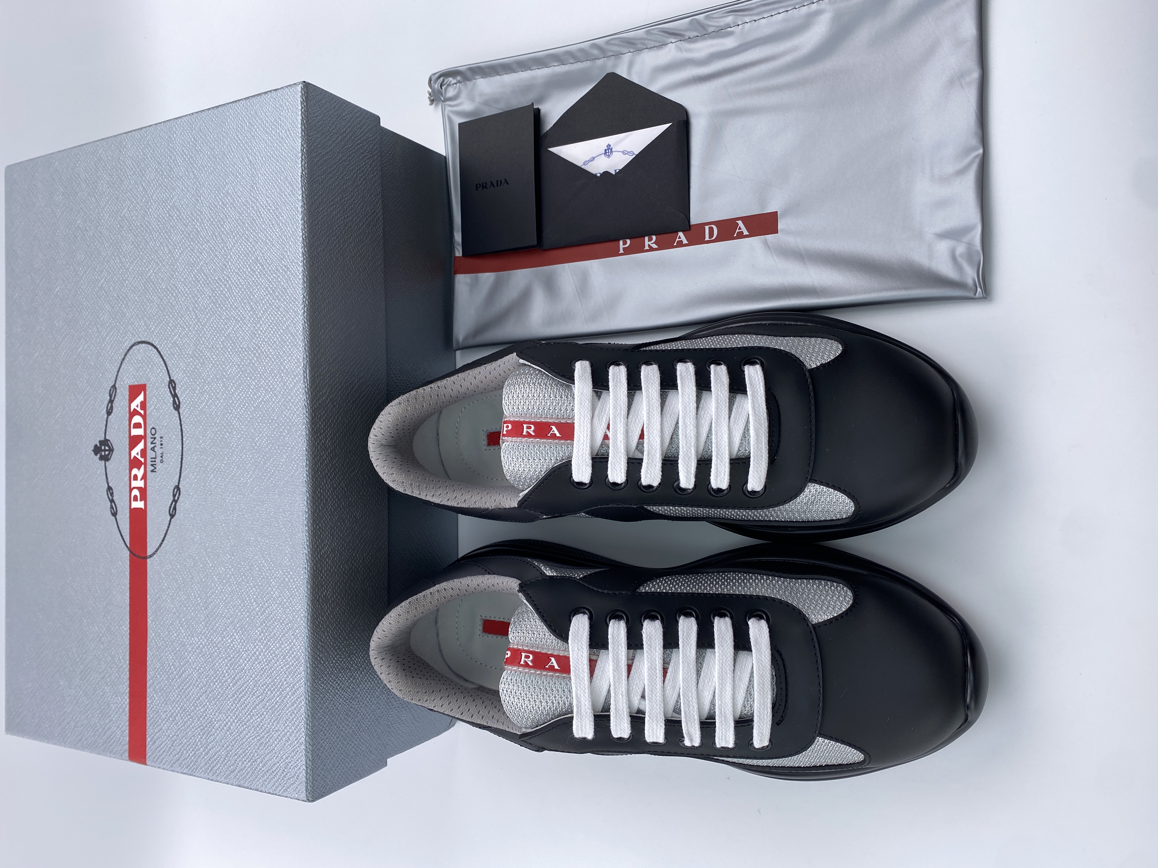 Pra0a sneaker 2023090603