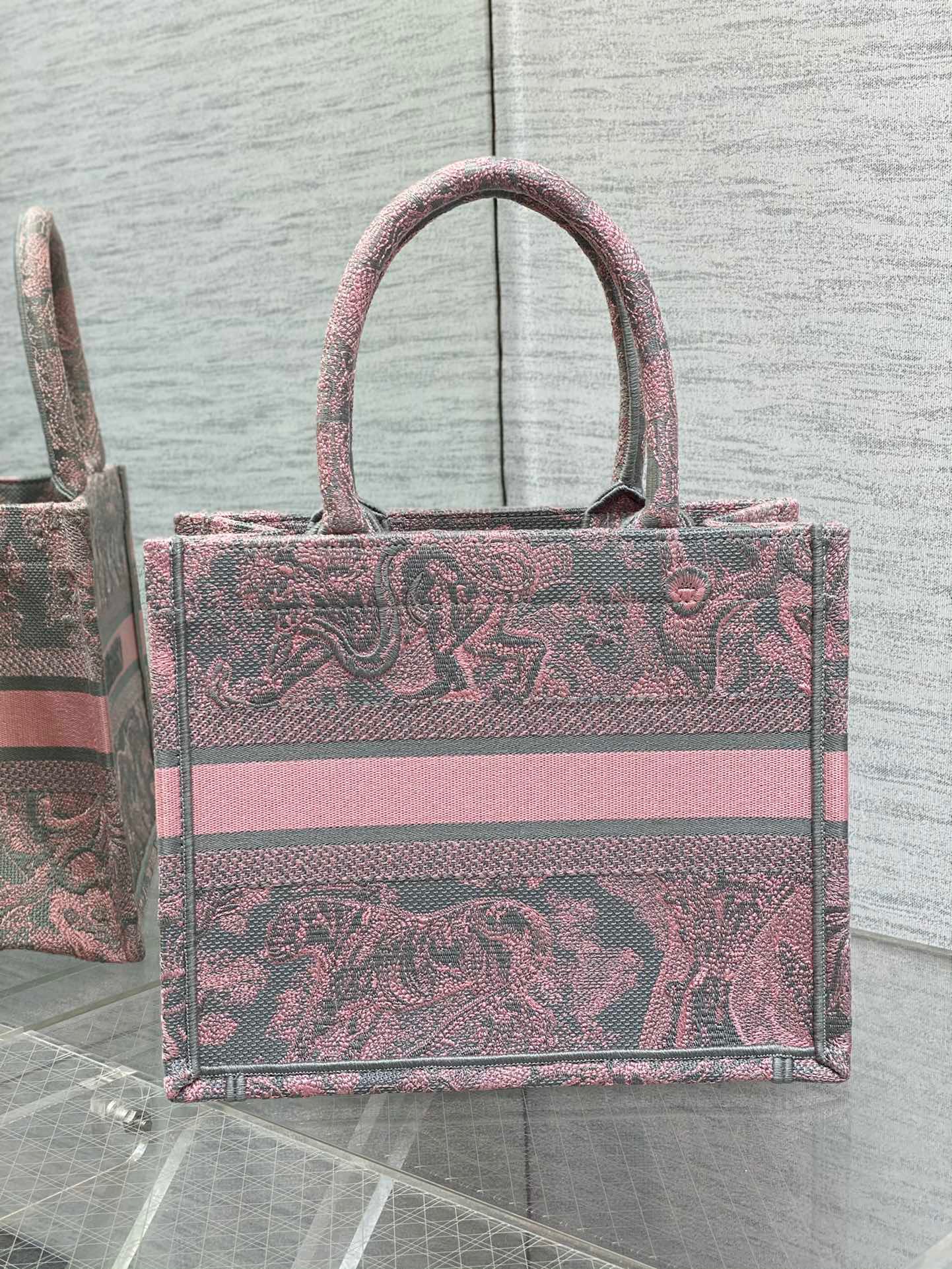 D*or book tote 26.5cm 2023090806