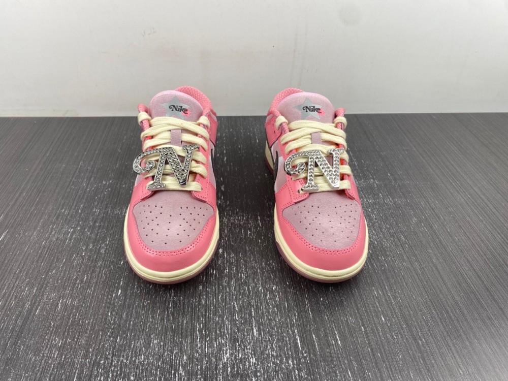 Nike Wmns Dunk Low LX Barbie FN8927-621
