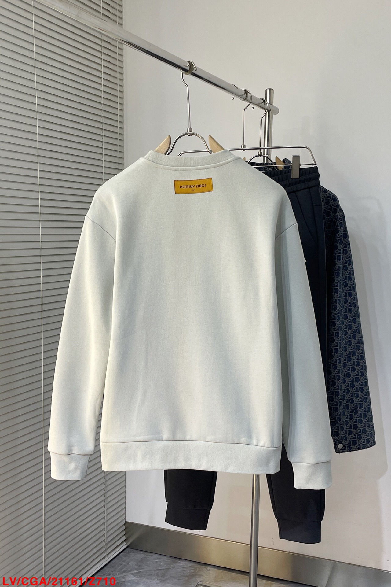LV sweater 2023091401