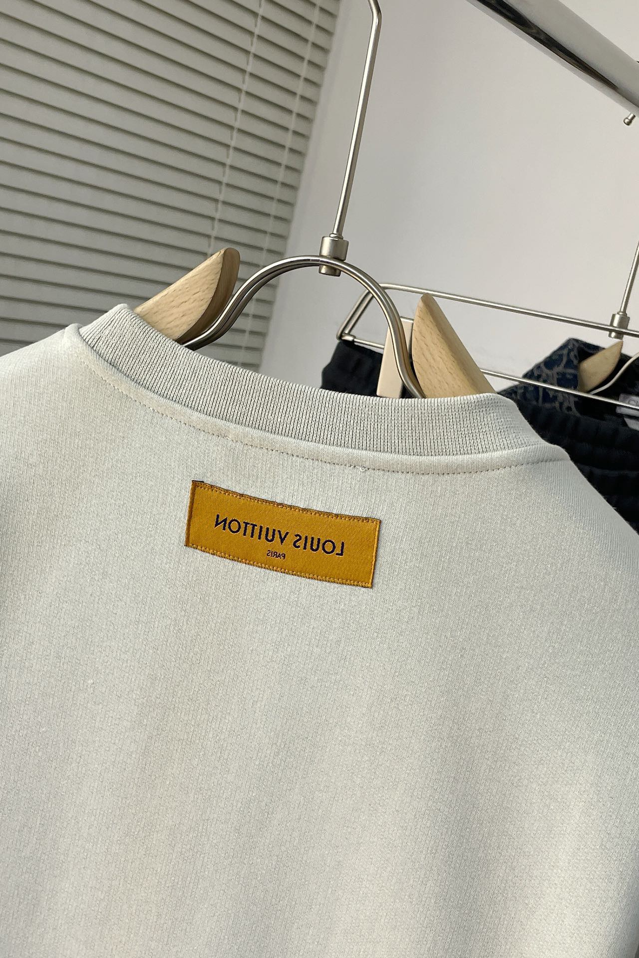 LV sweater 2023091401