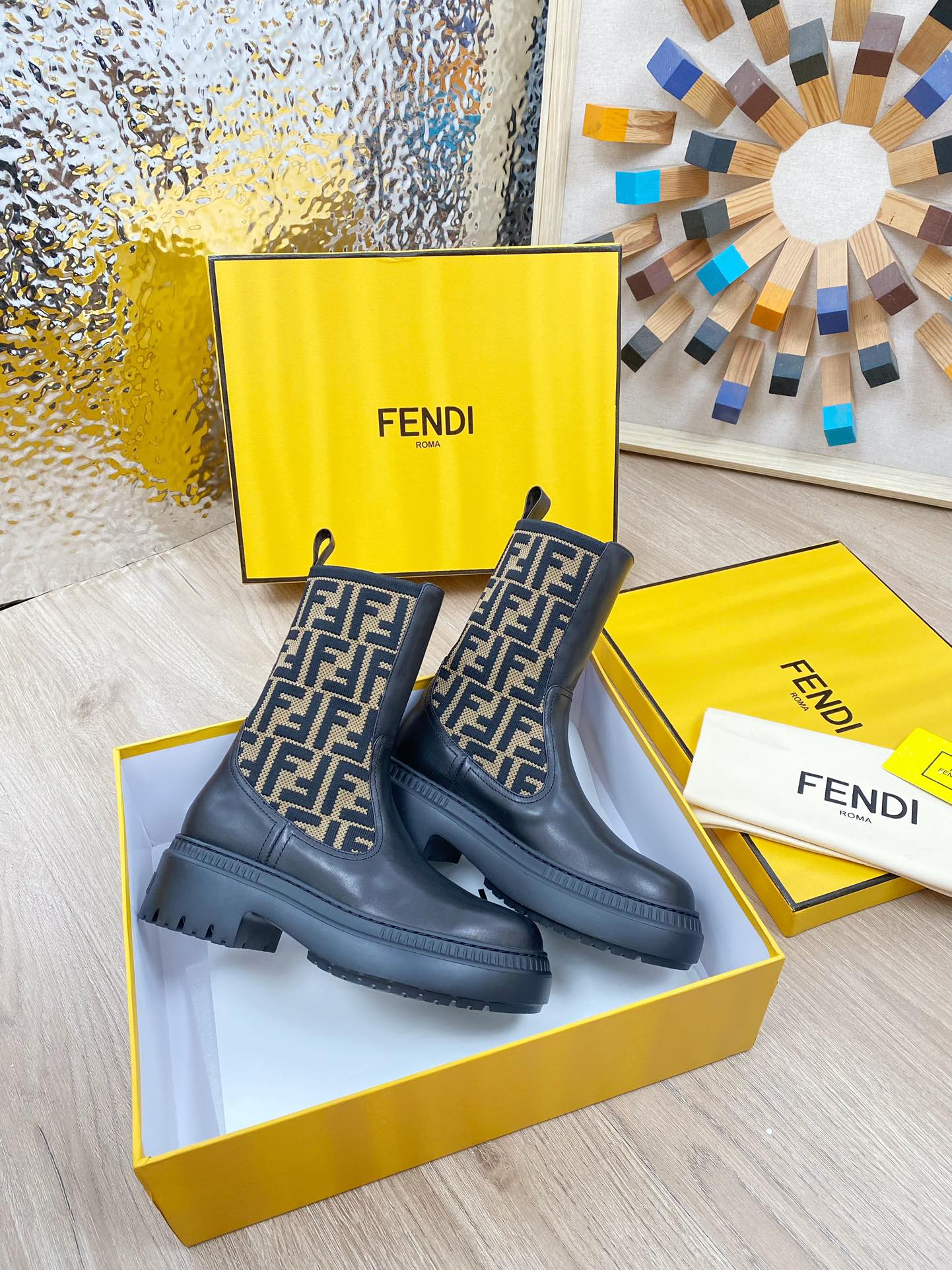 F**di boots 2023091402