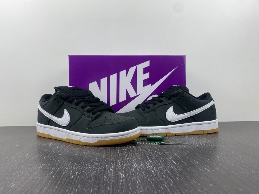 Nike Dunk Low SB Black Gum CD2563-006