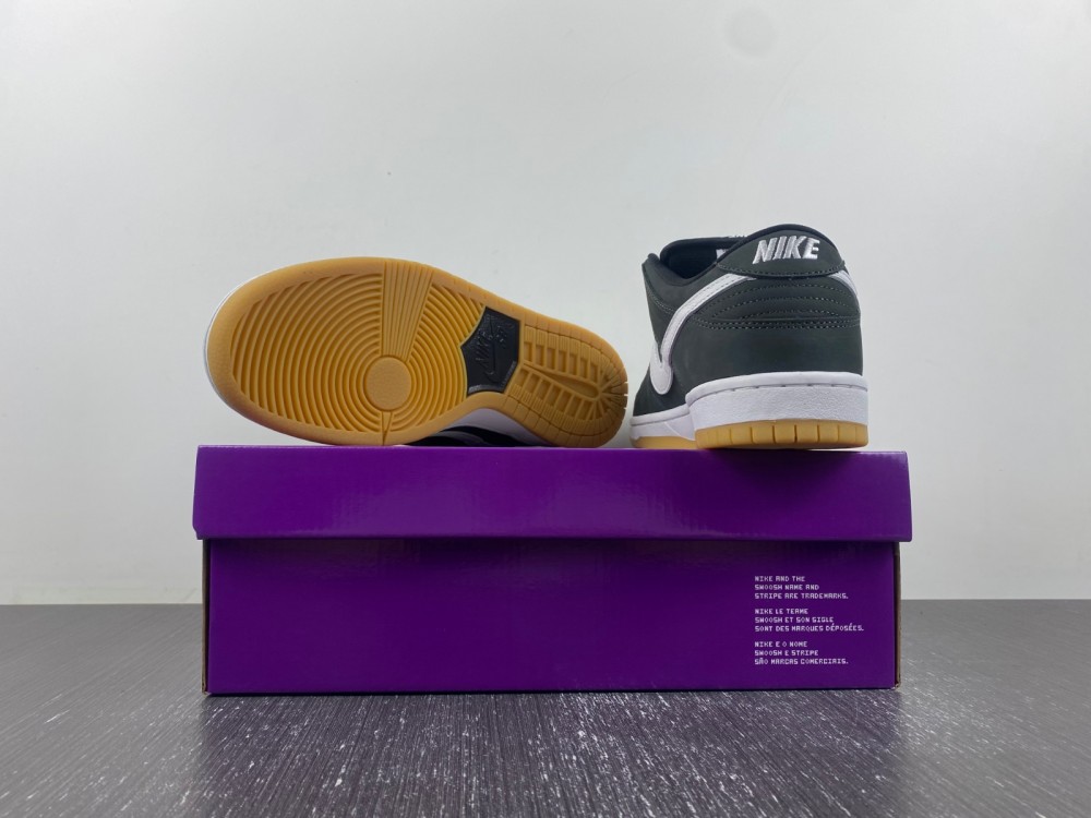Nike Dunk Low SB Black Gum CD2563-006