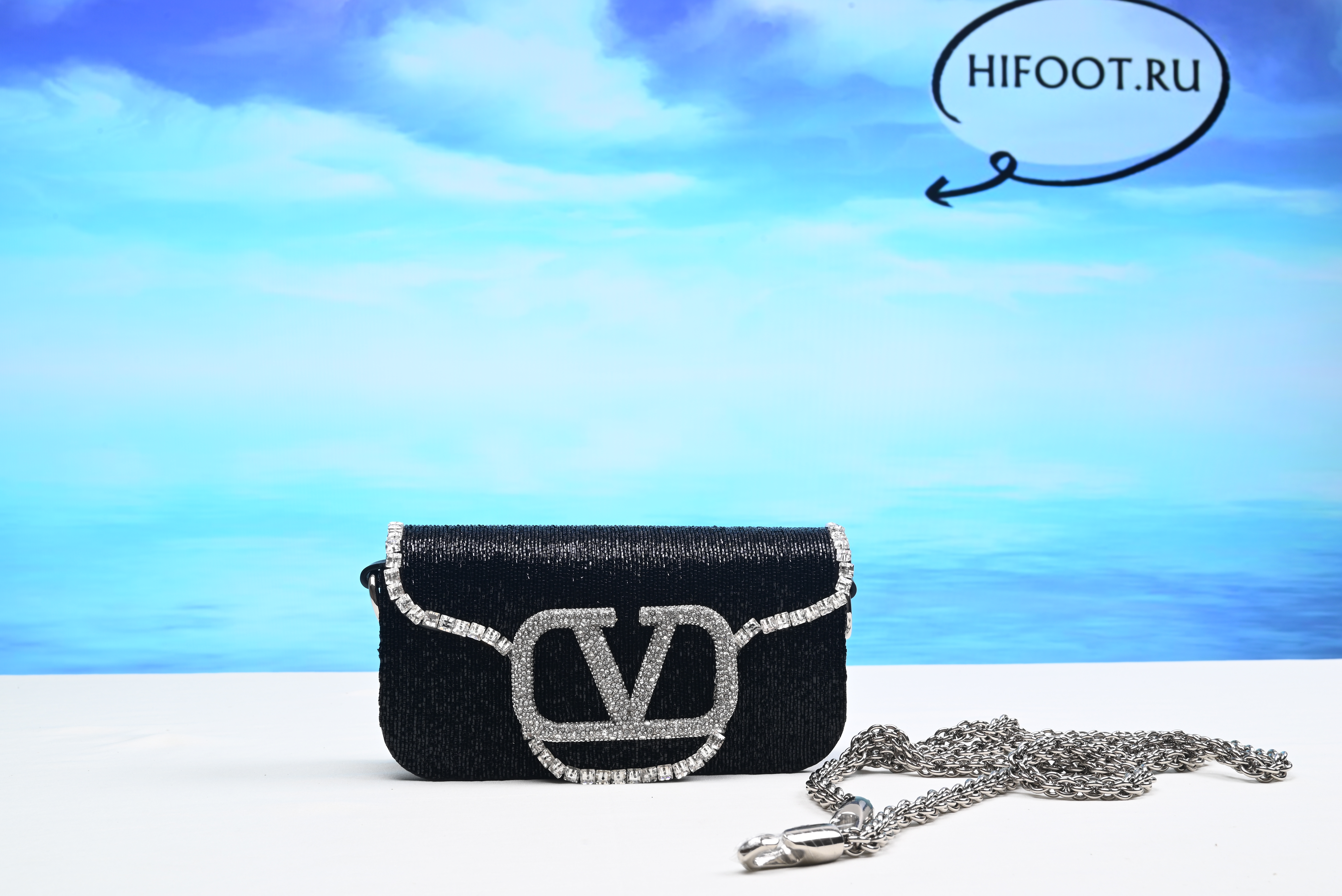 Valentino Garavani Loco Bag Black 19cm