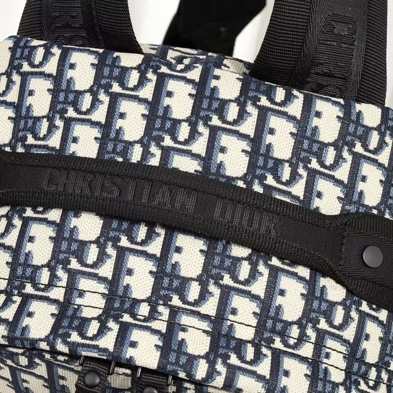 D*or backpack 2023092601