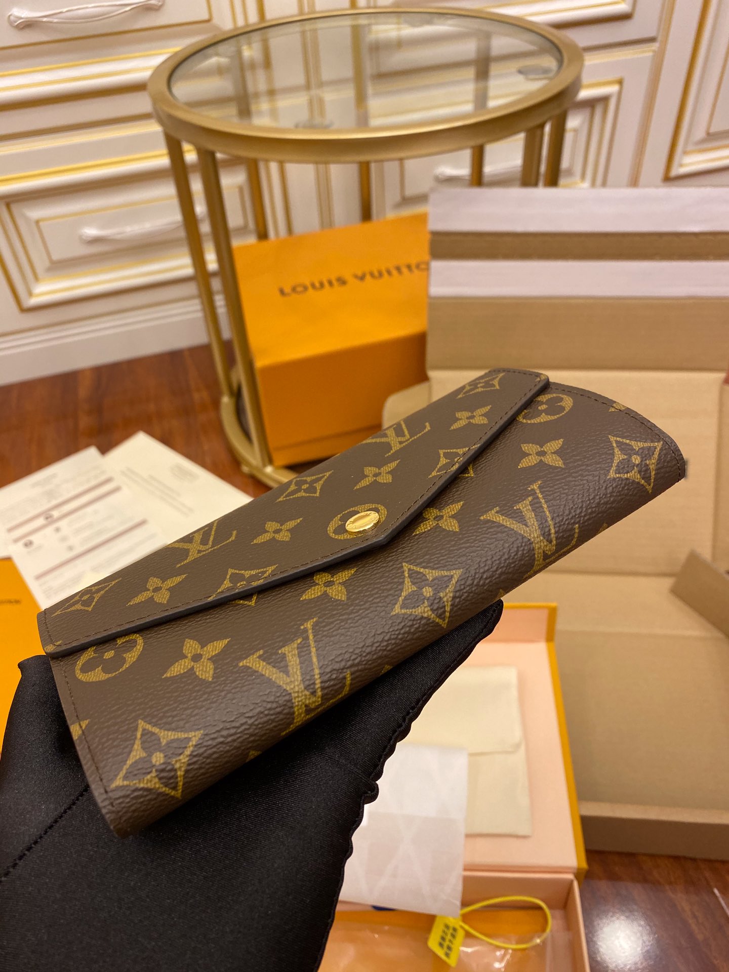 LV wallet 19CM 2023100502