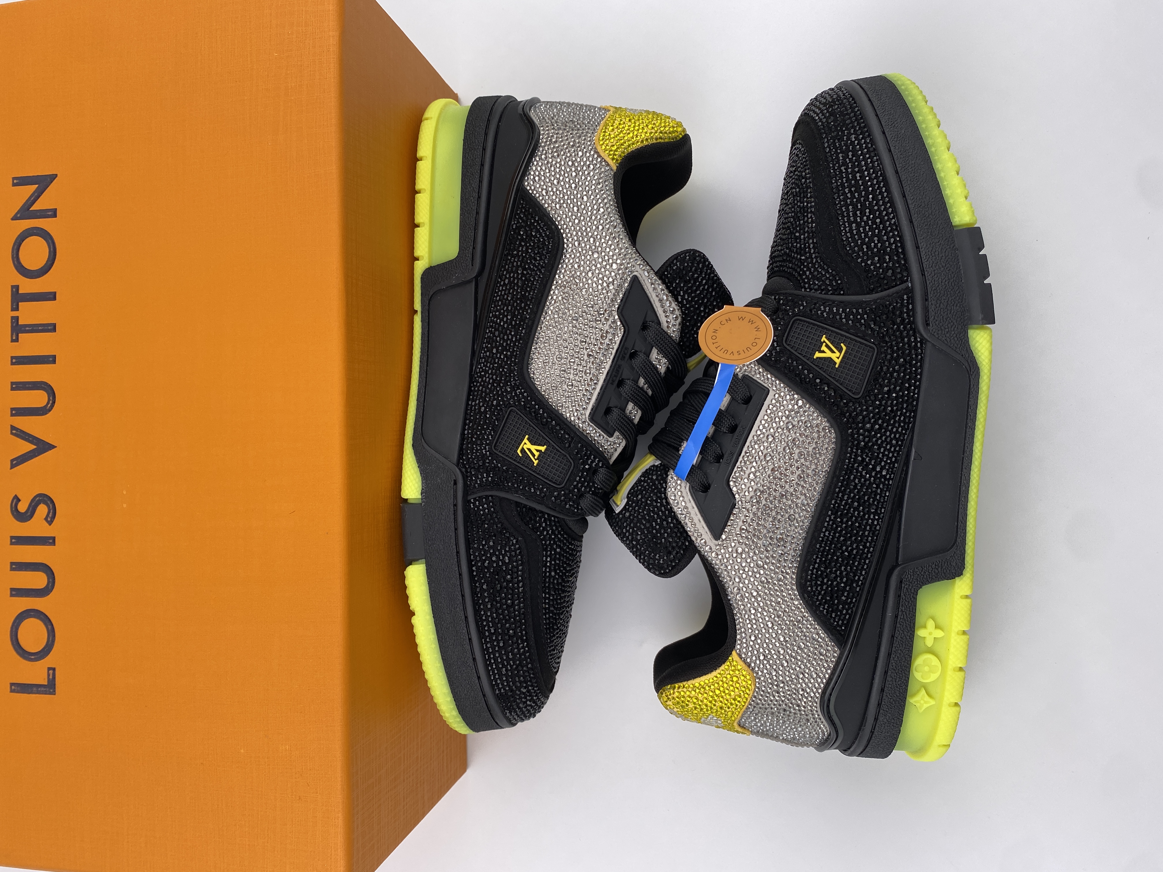 LV sneaker 2023100601