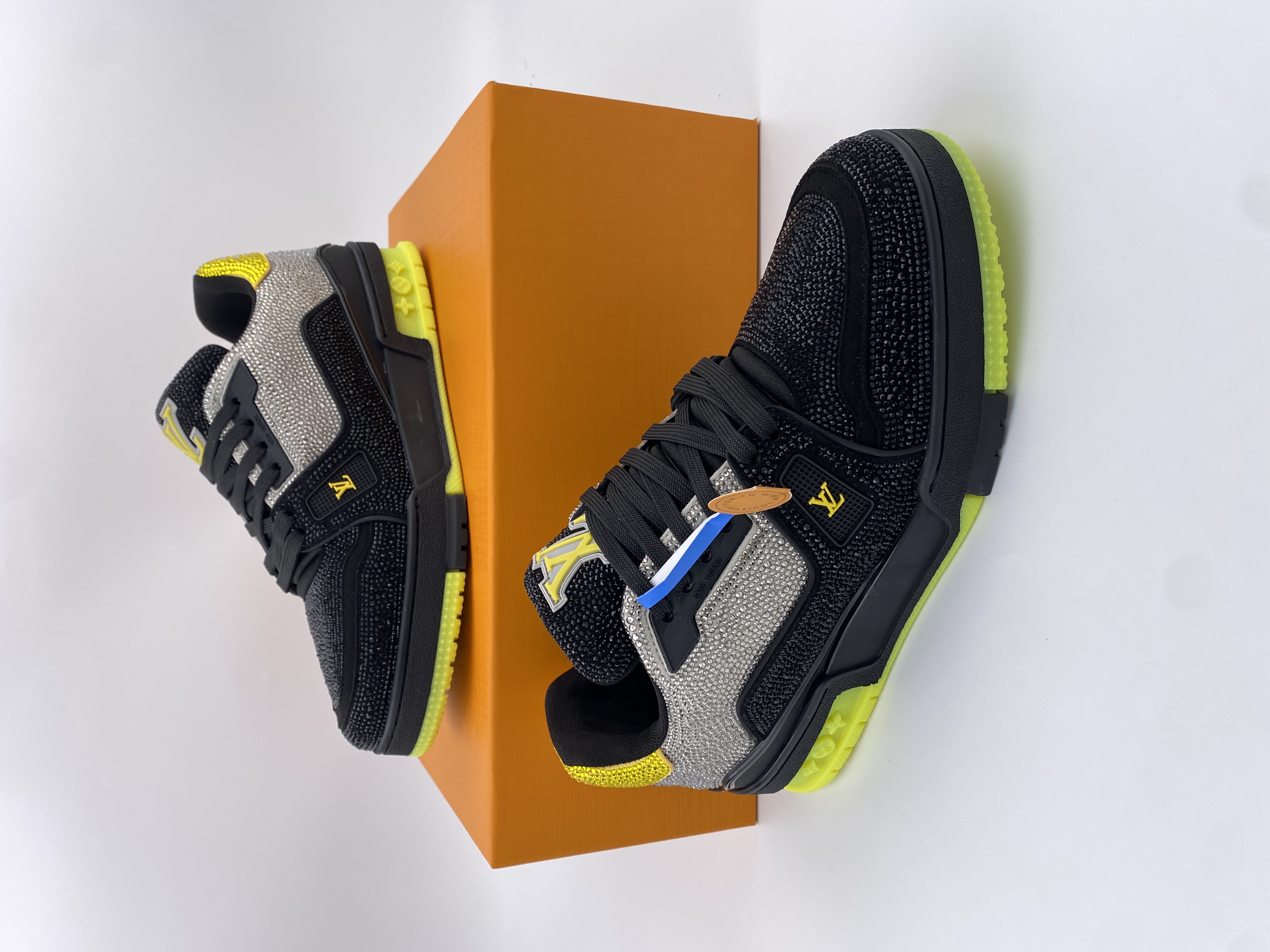 LV sneaker 2023100601