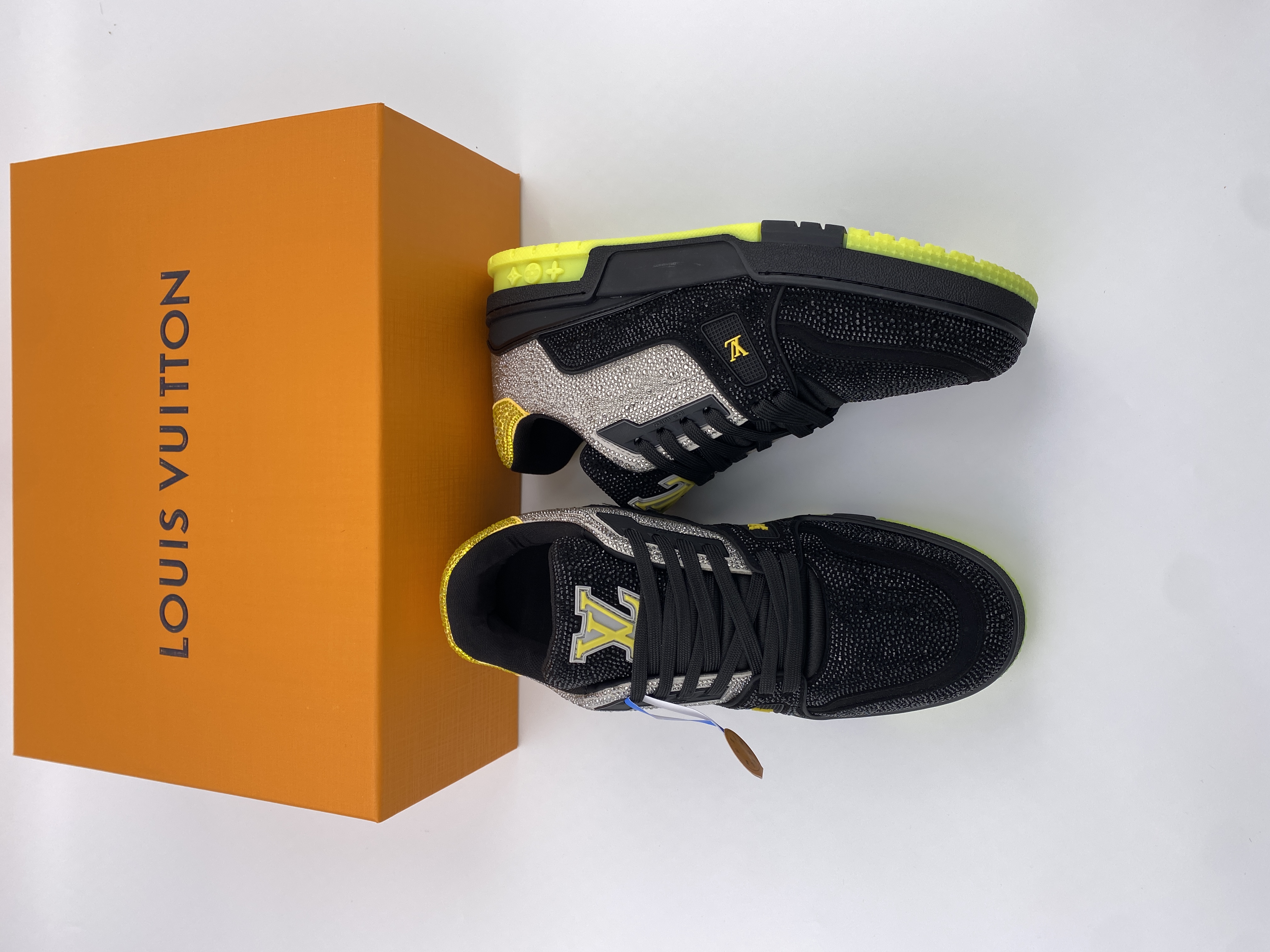 LV sneaker 2023100601