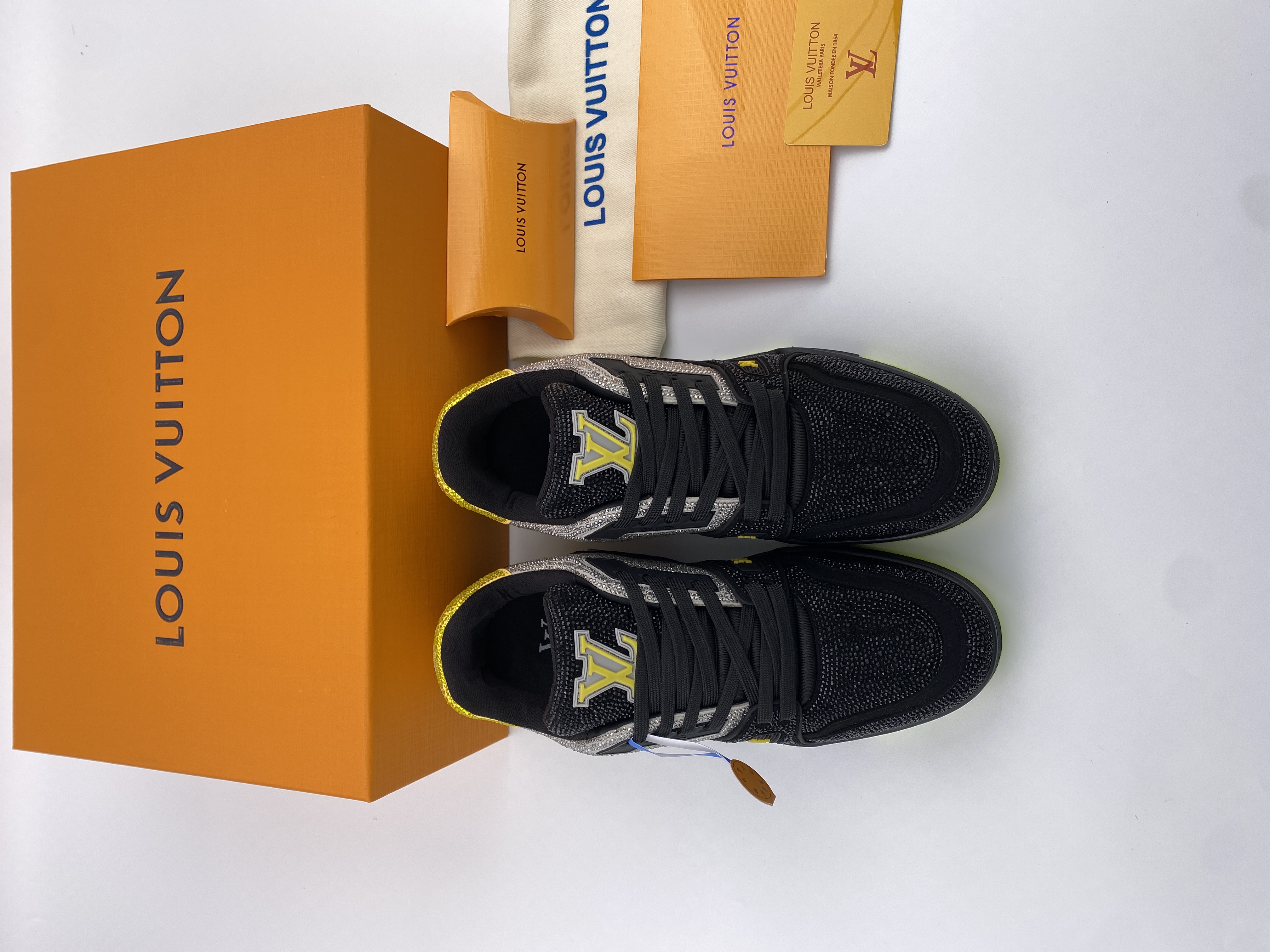 LV sneaker 2023100601