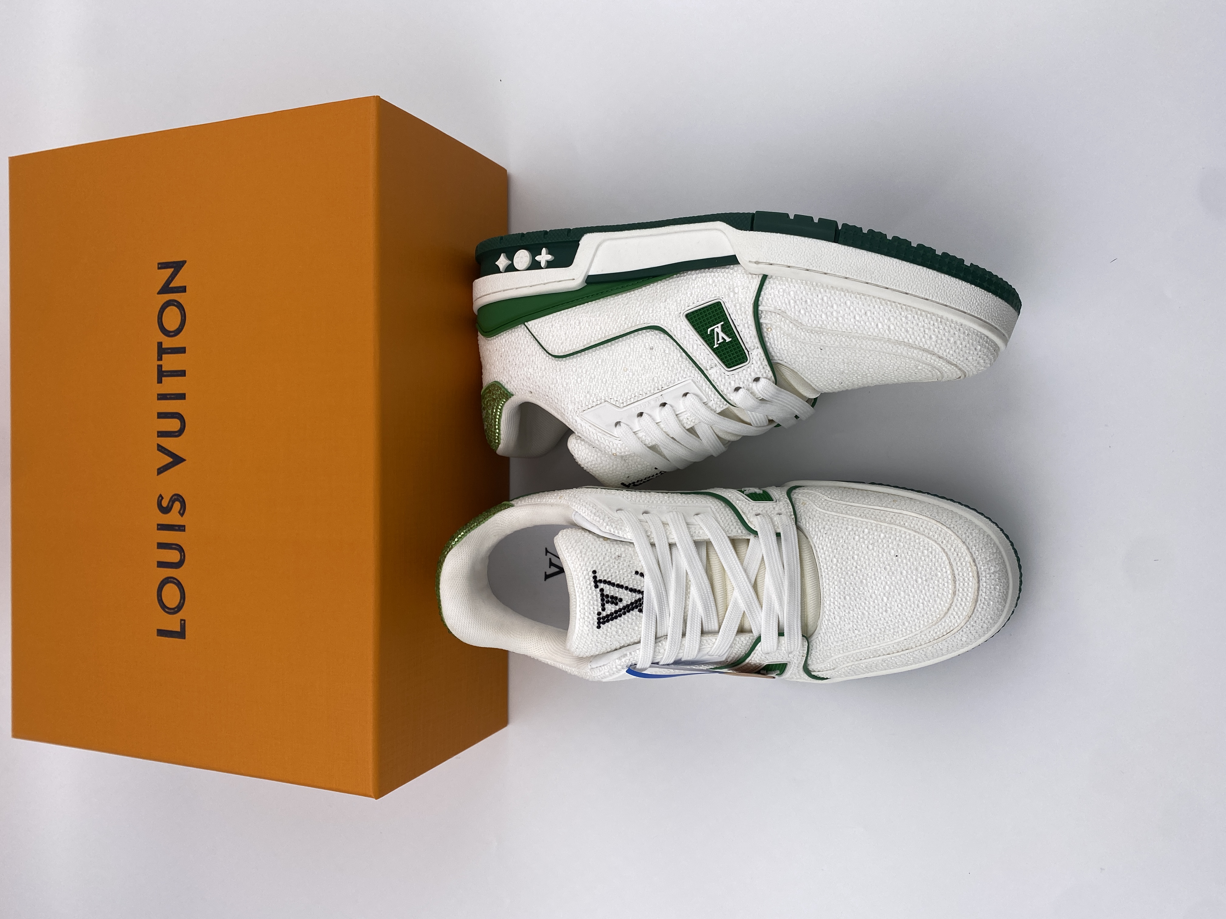 LV sneaker 2023100602