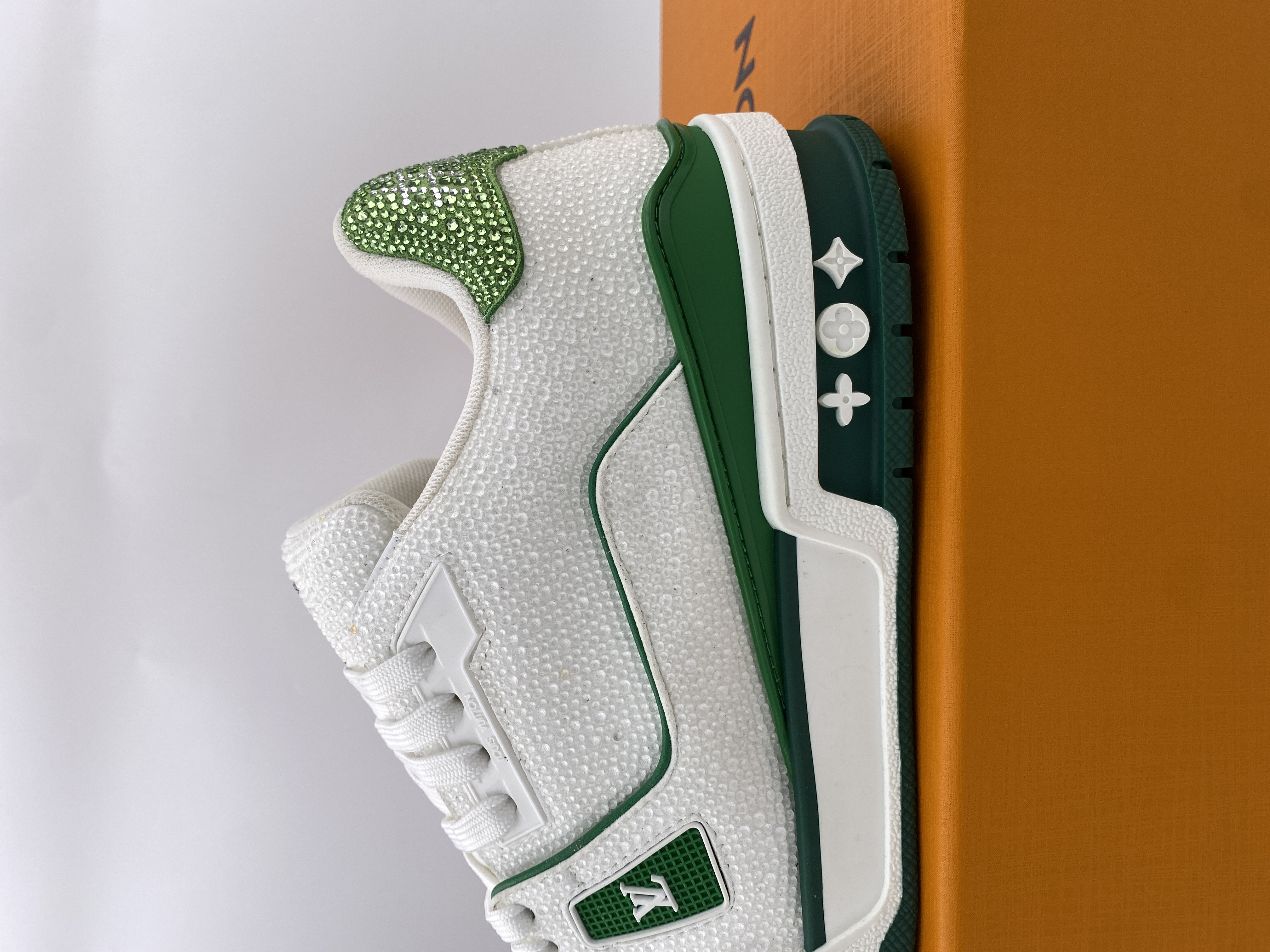 LV sneaker 2023100602