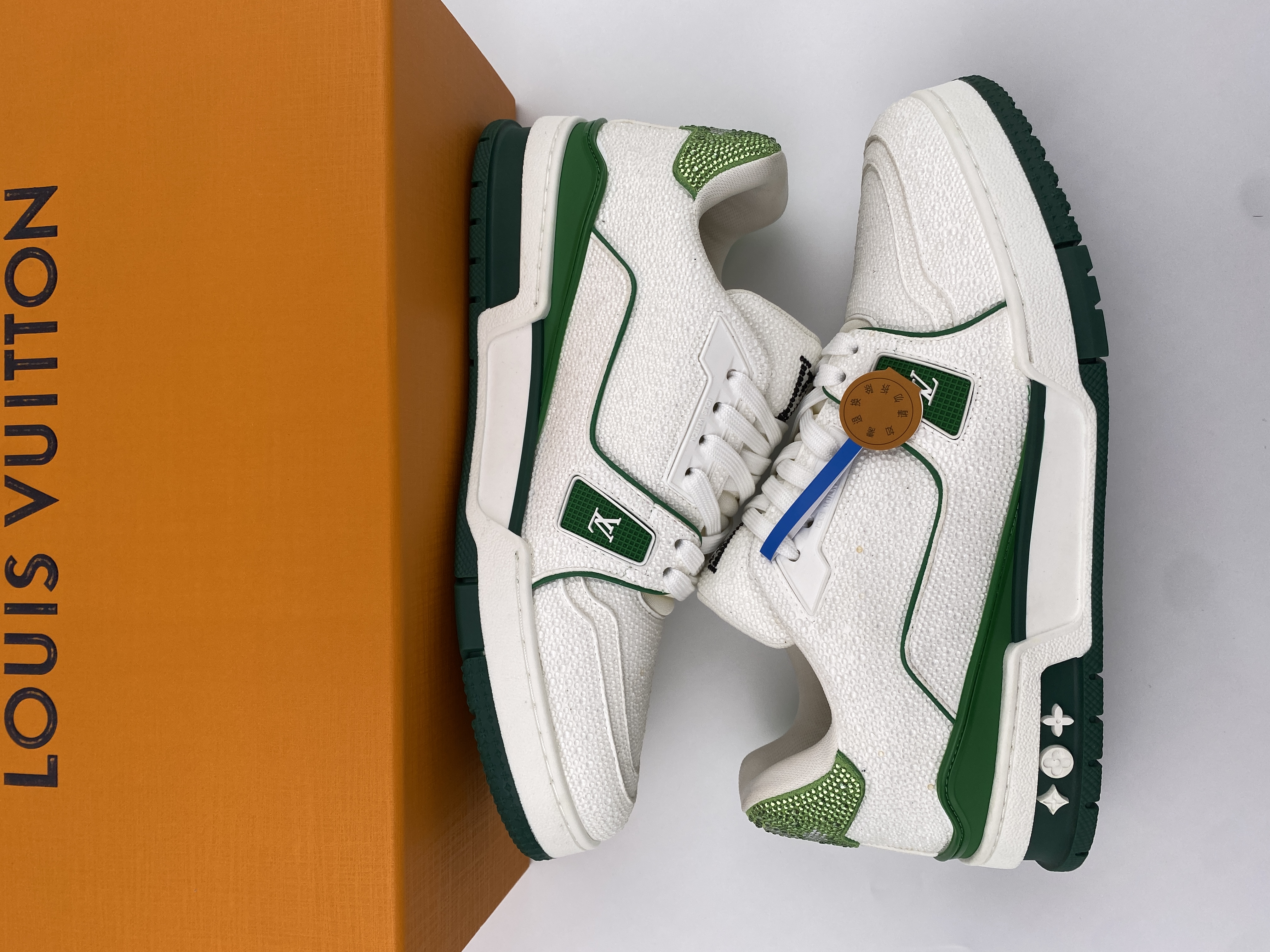 LV sneaker 2023100602
