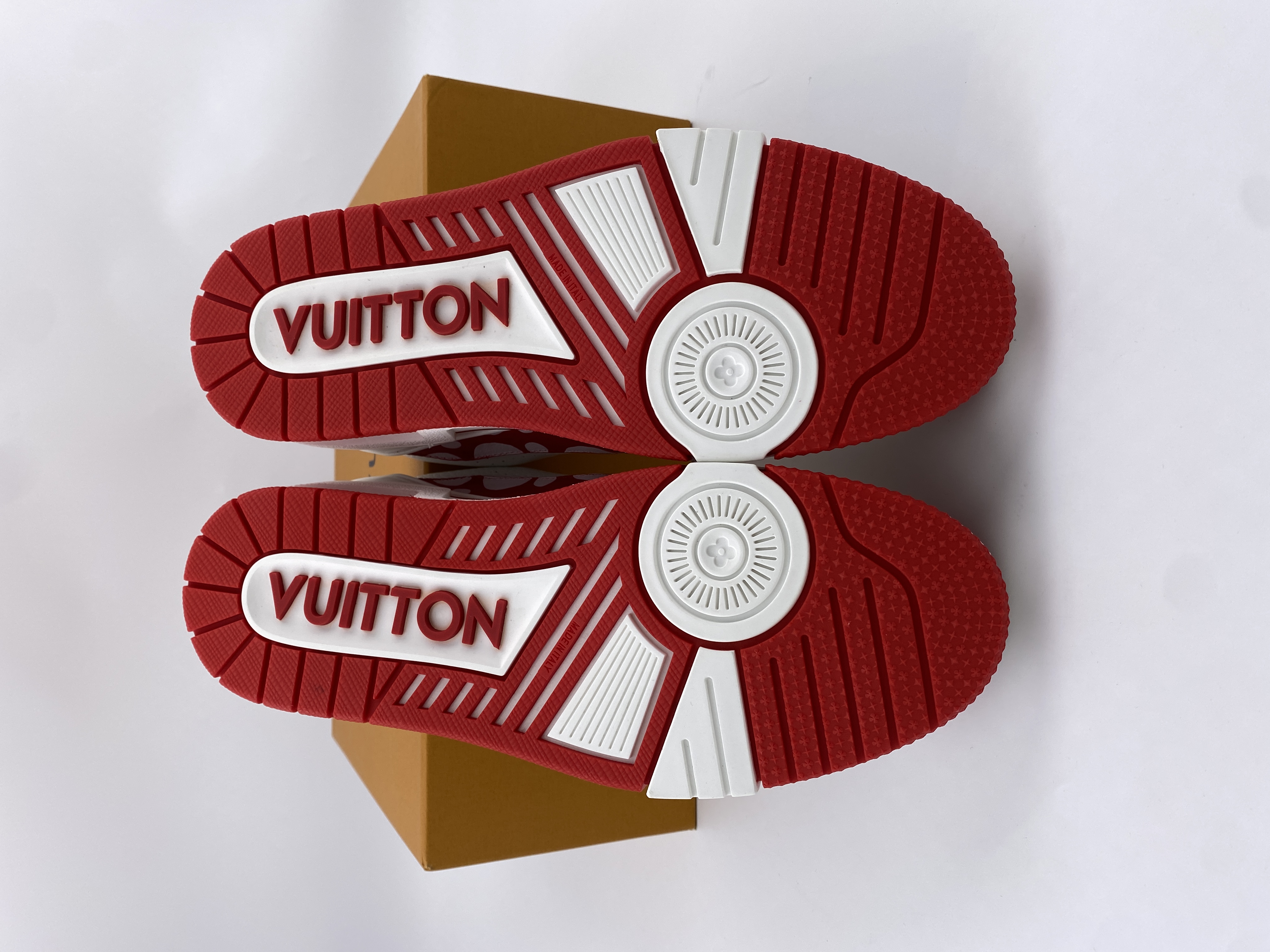 LV sneaker 2023100603