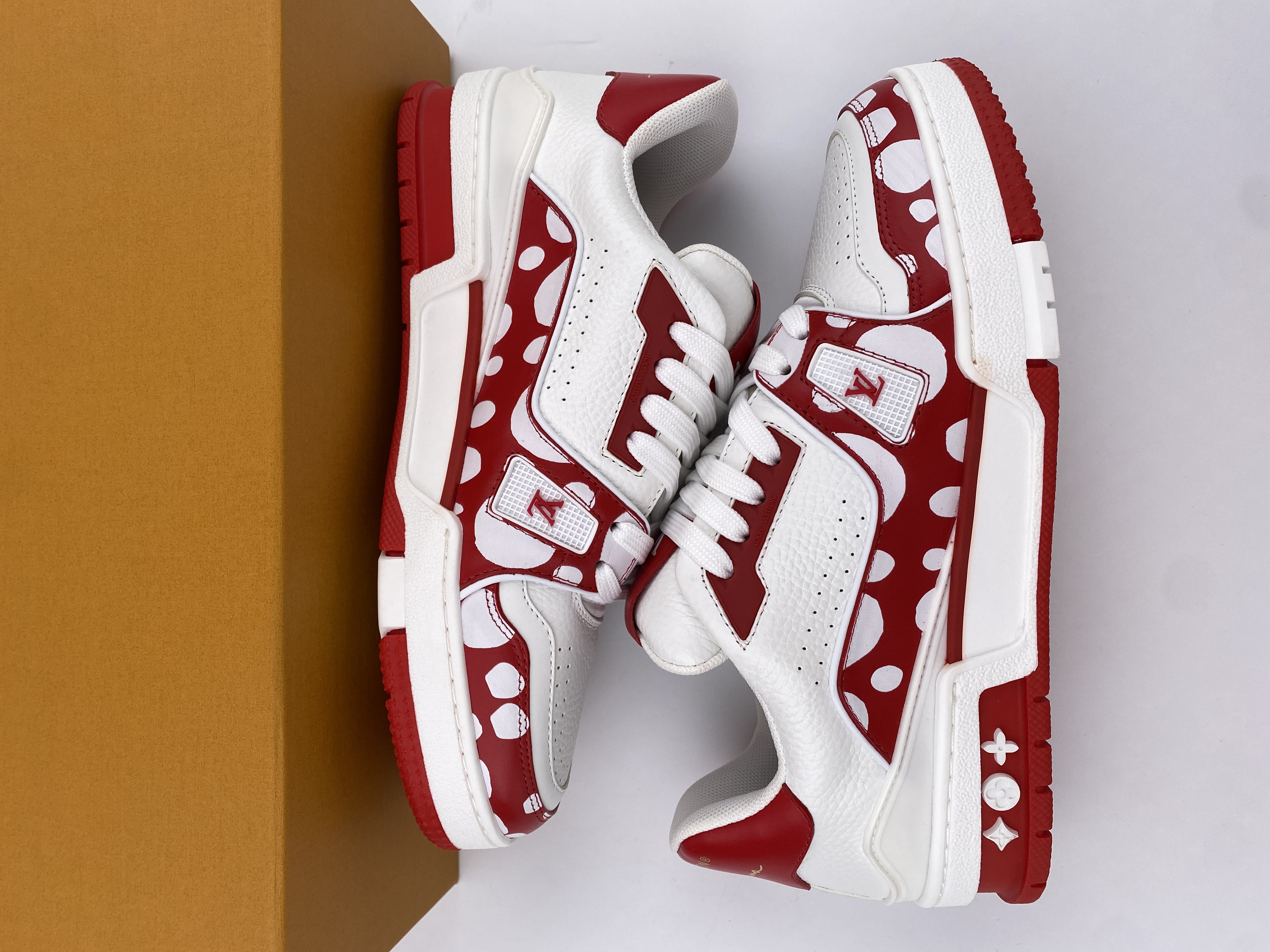 LV sneaker 2023100603