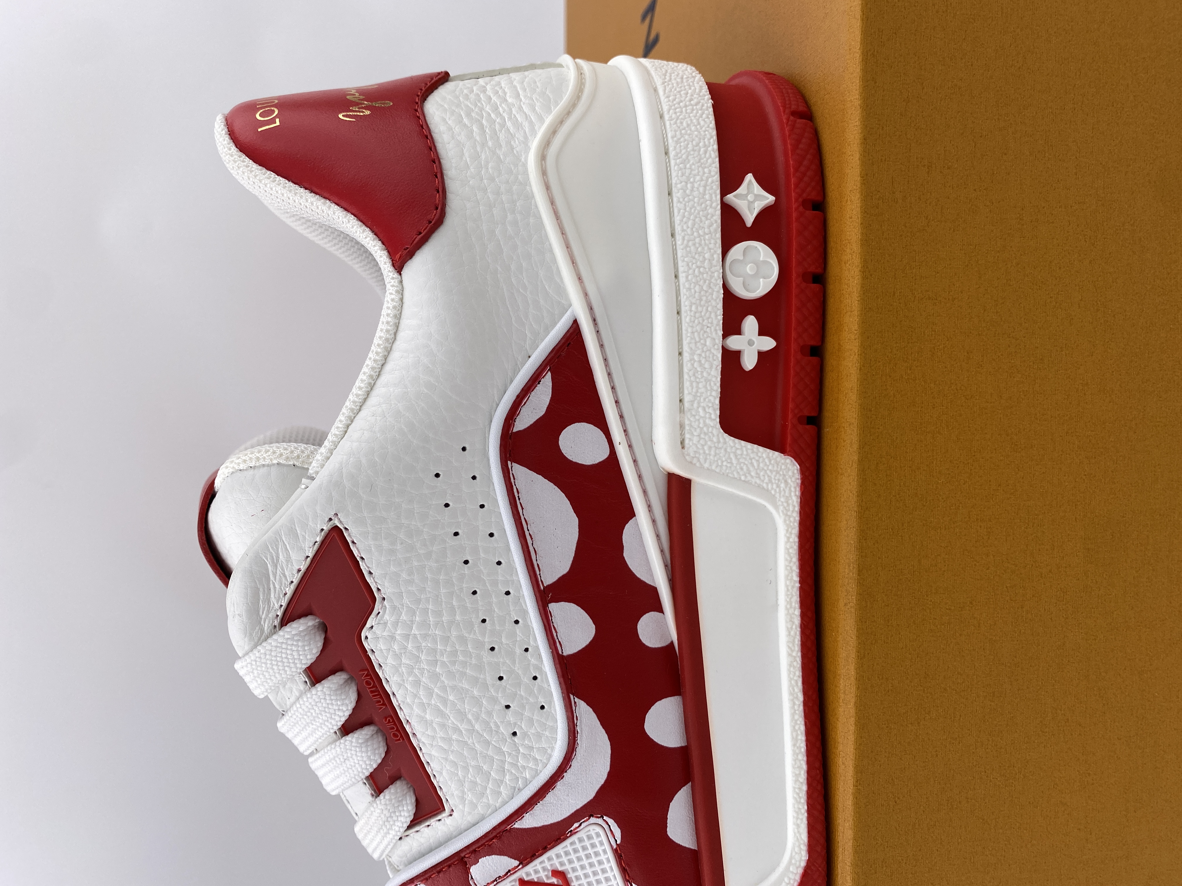 LV sneaker 2023100603