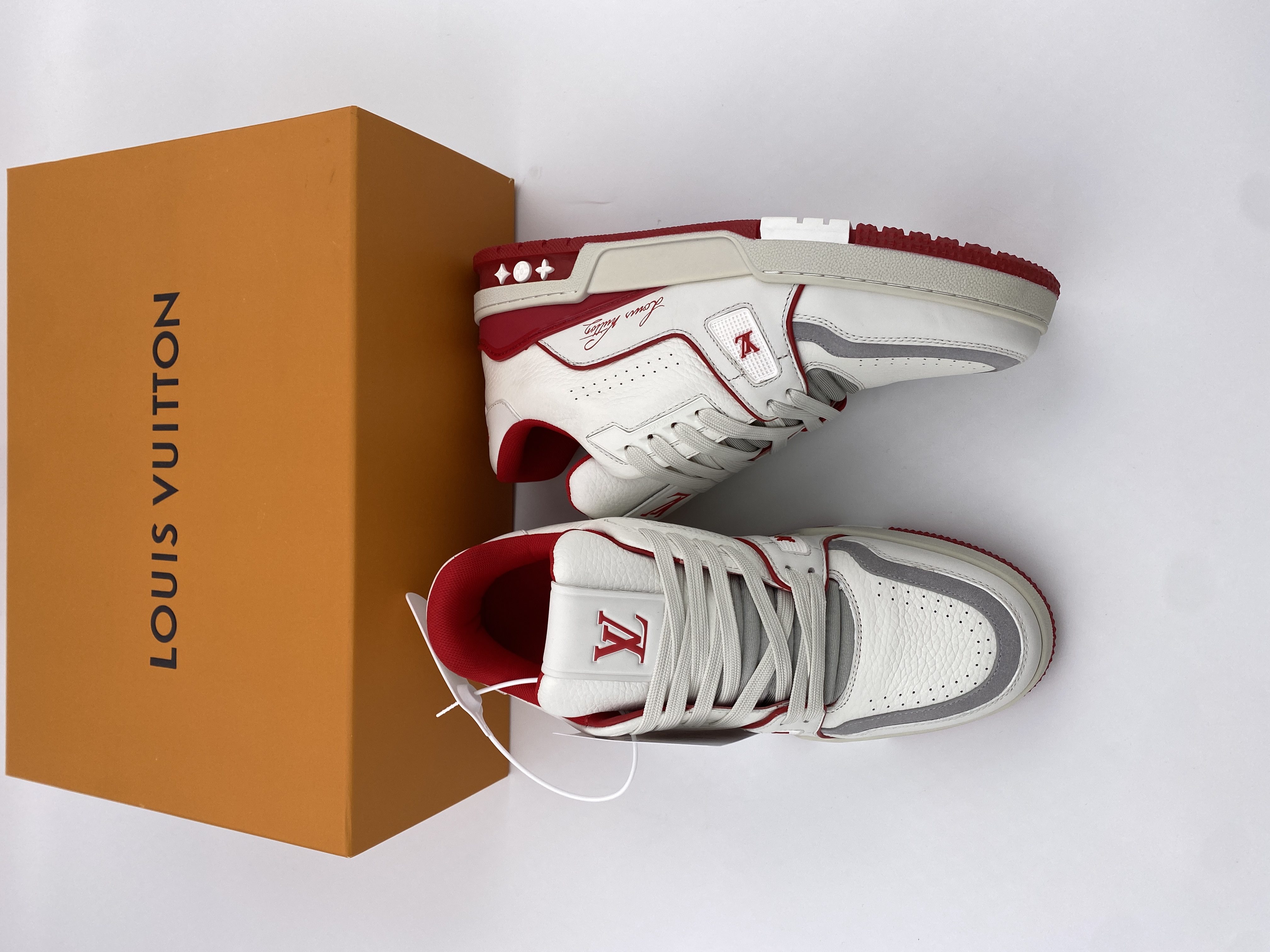 LV sneaker 2023100606
