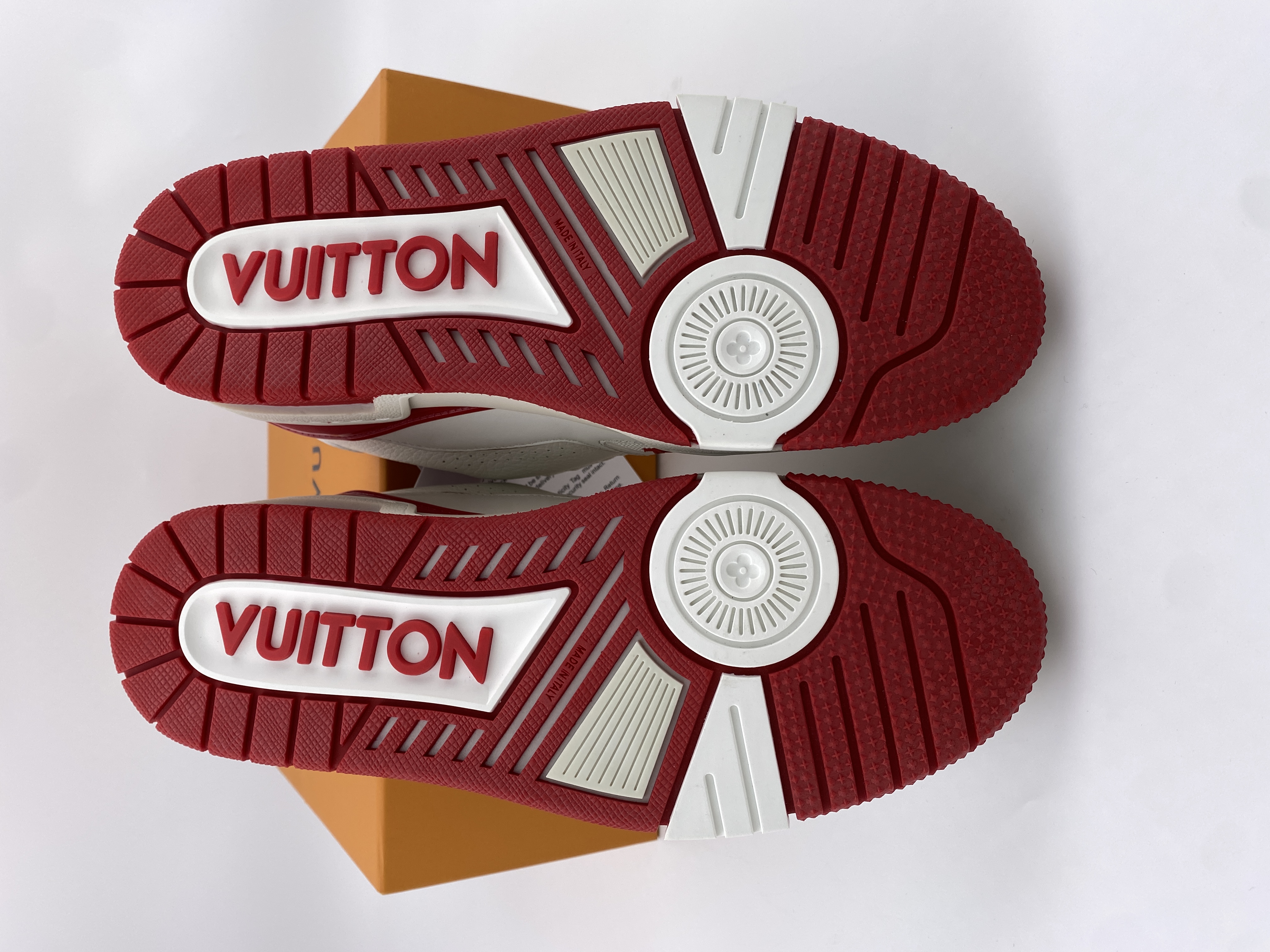 LV sneaker 2023100606