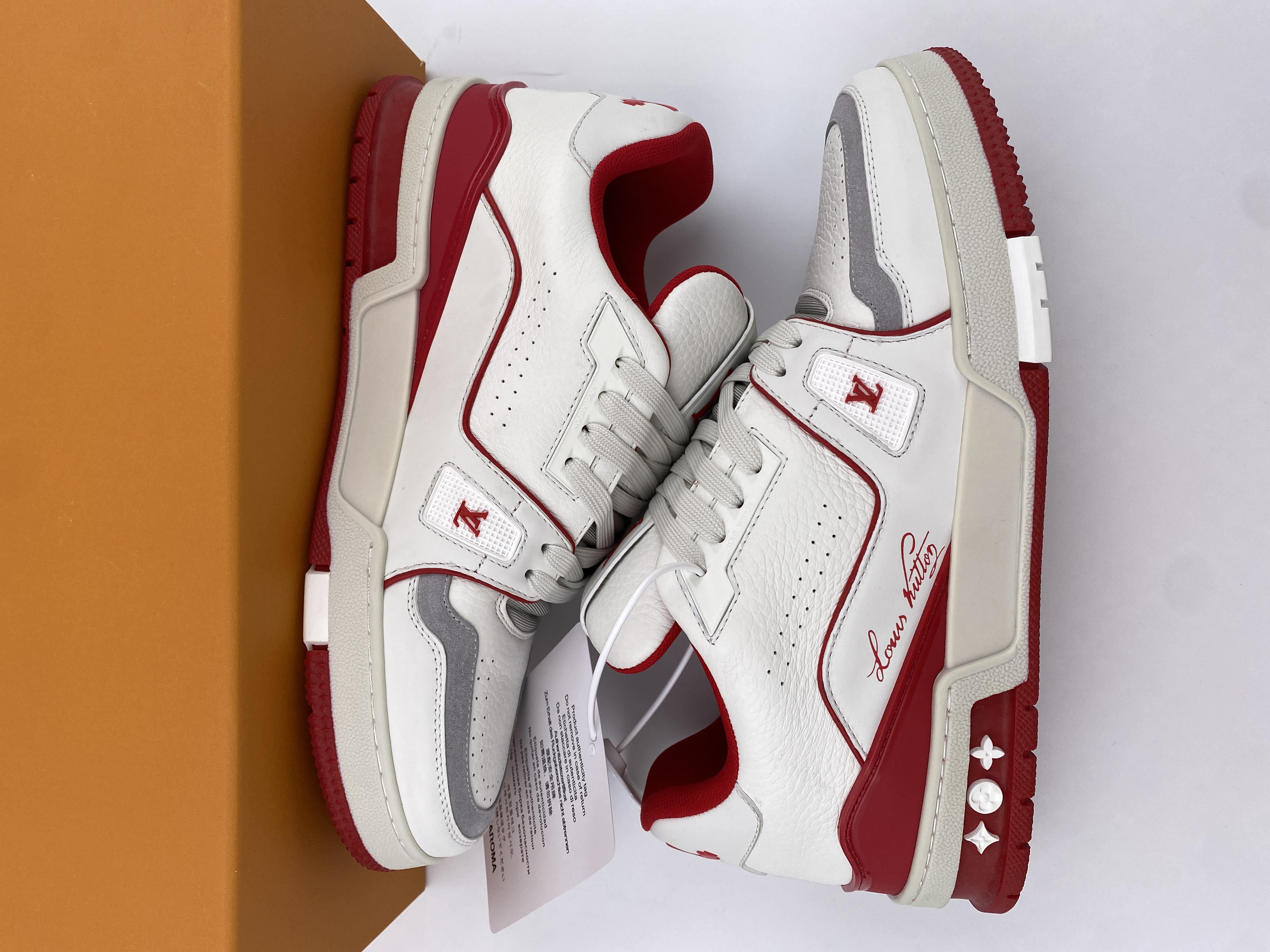 LV sneaker 2023100606