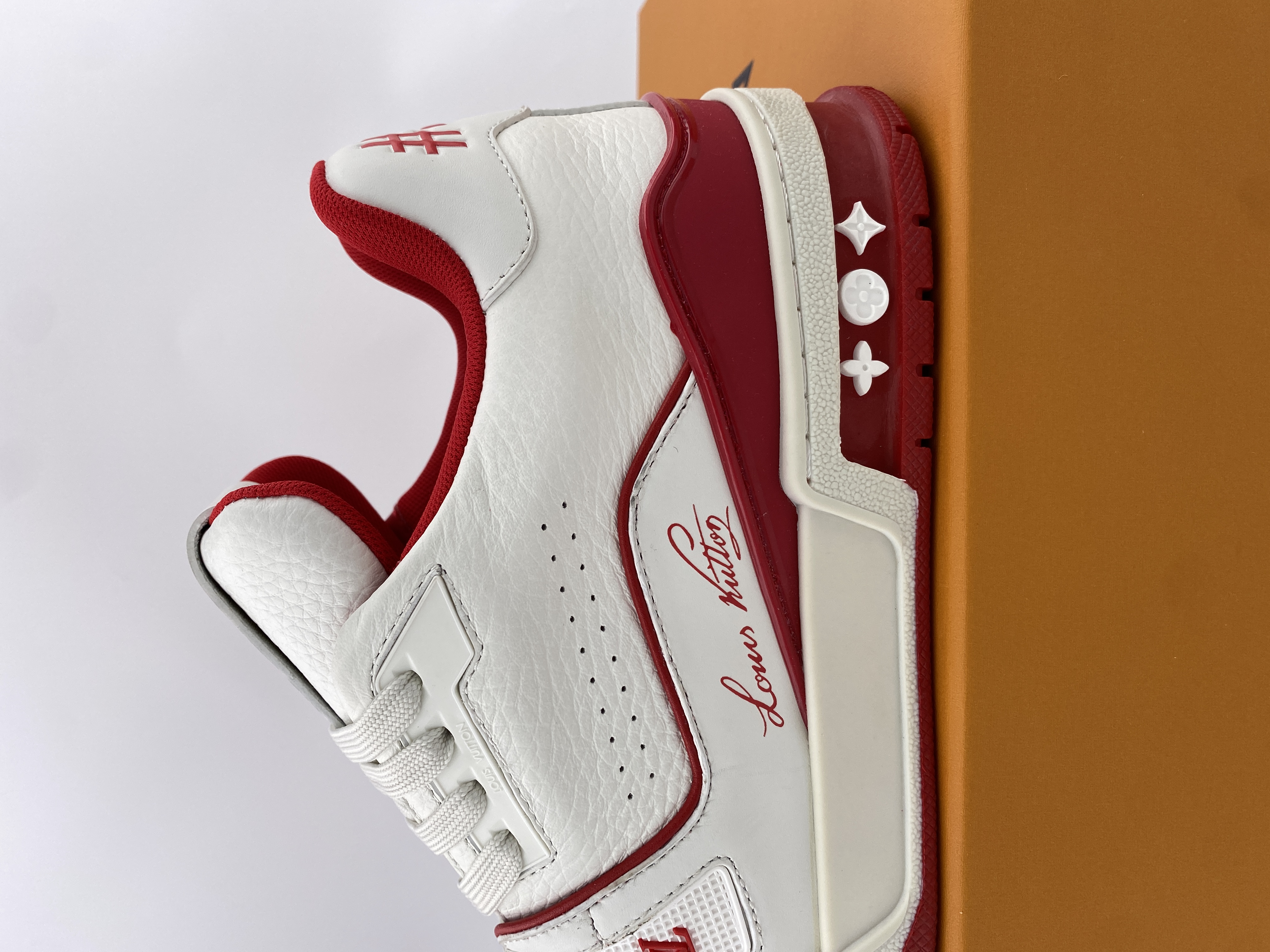 LV sneaker 2023100606