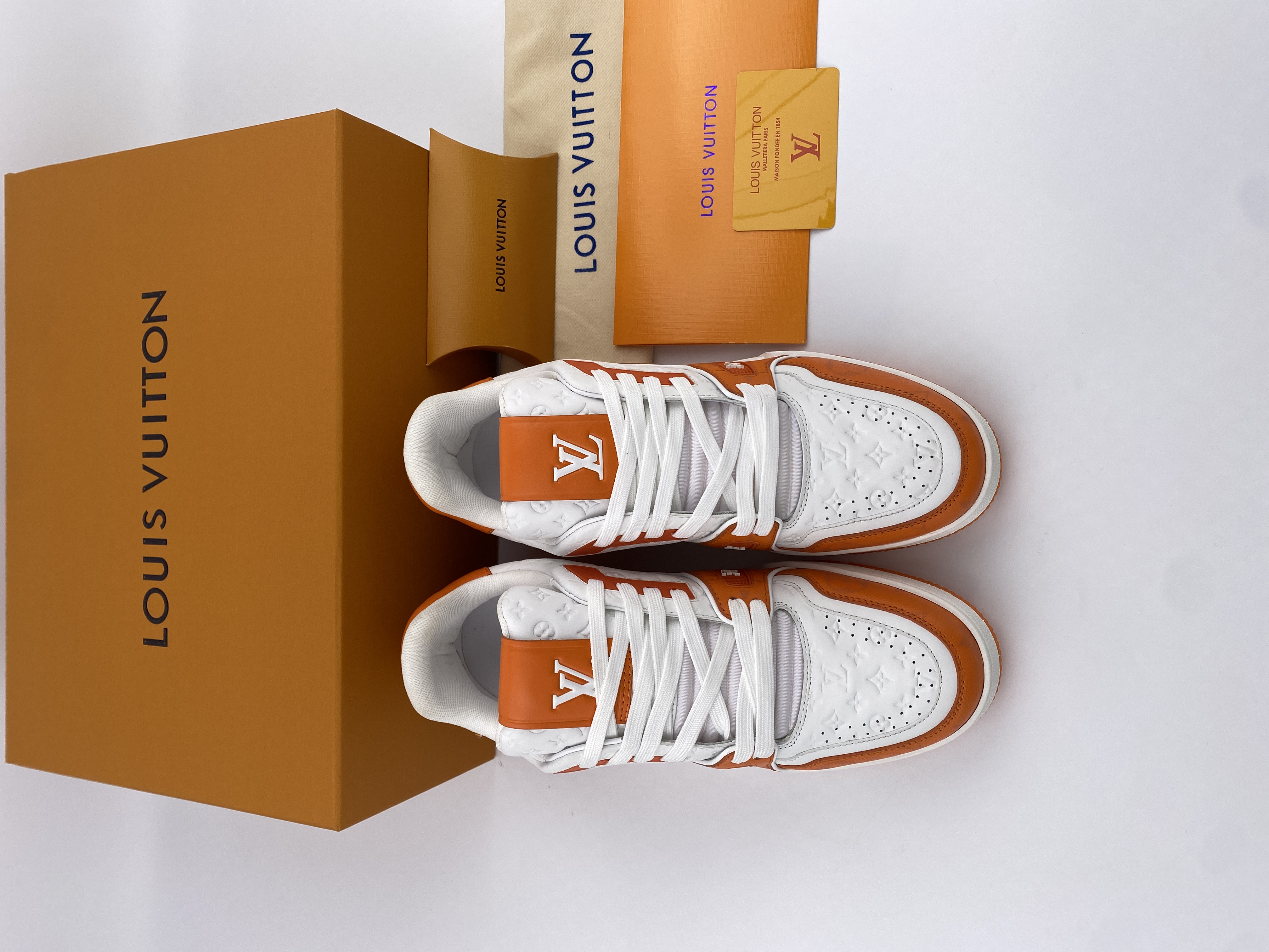 LV sneaker 2023100607