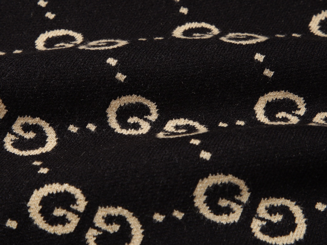 G*u*i sweater 2023101012